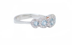 Aigue-marine, diamants, bague en or blanc 18 carats.