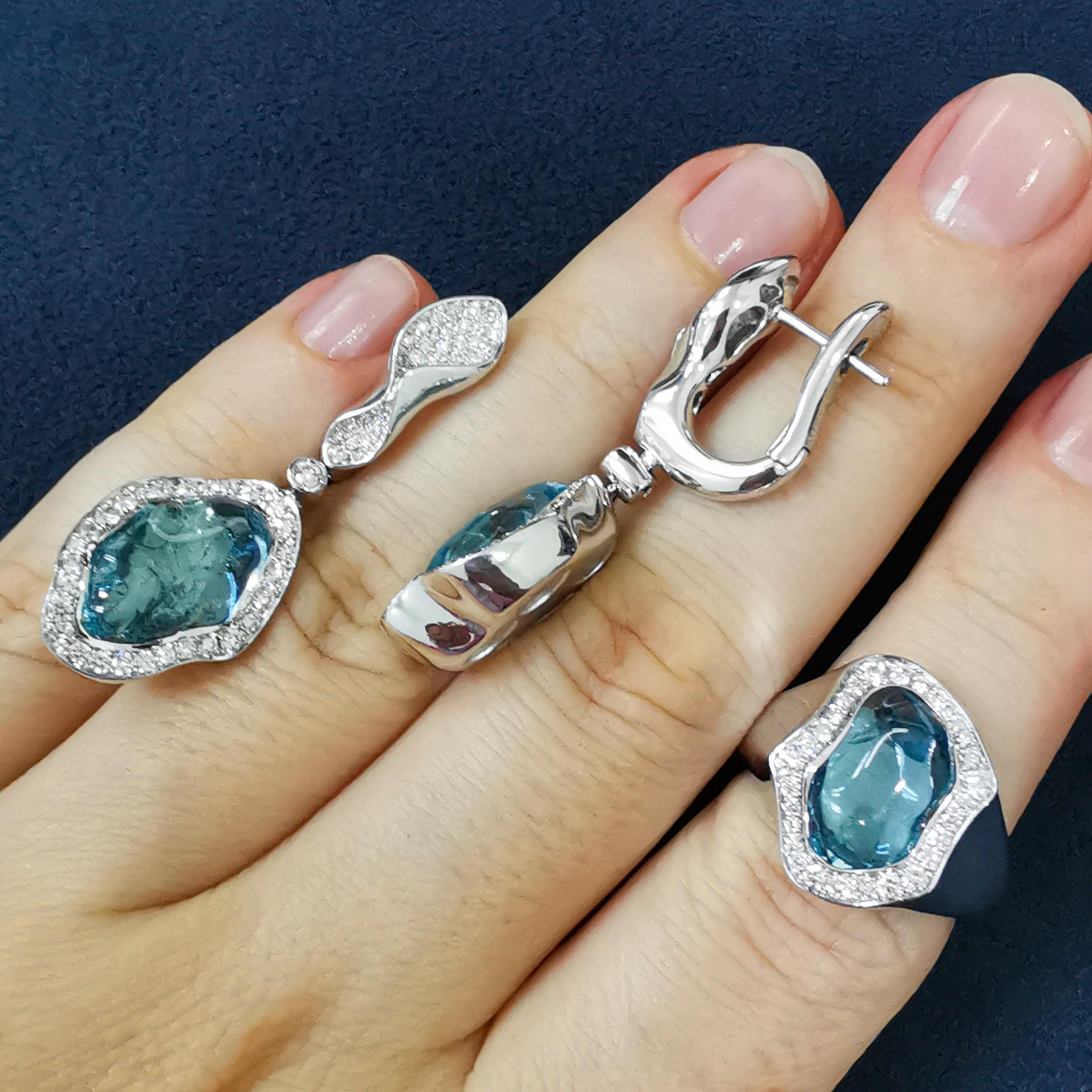 Sugarloaf Cabochon Aquamarine Diamonds 18 Karat White Gold Spectrum Suite