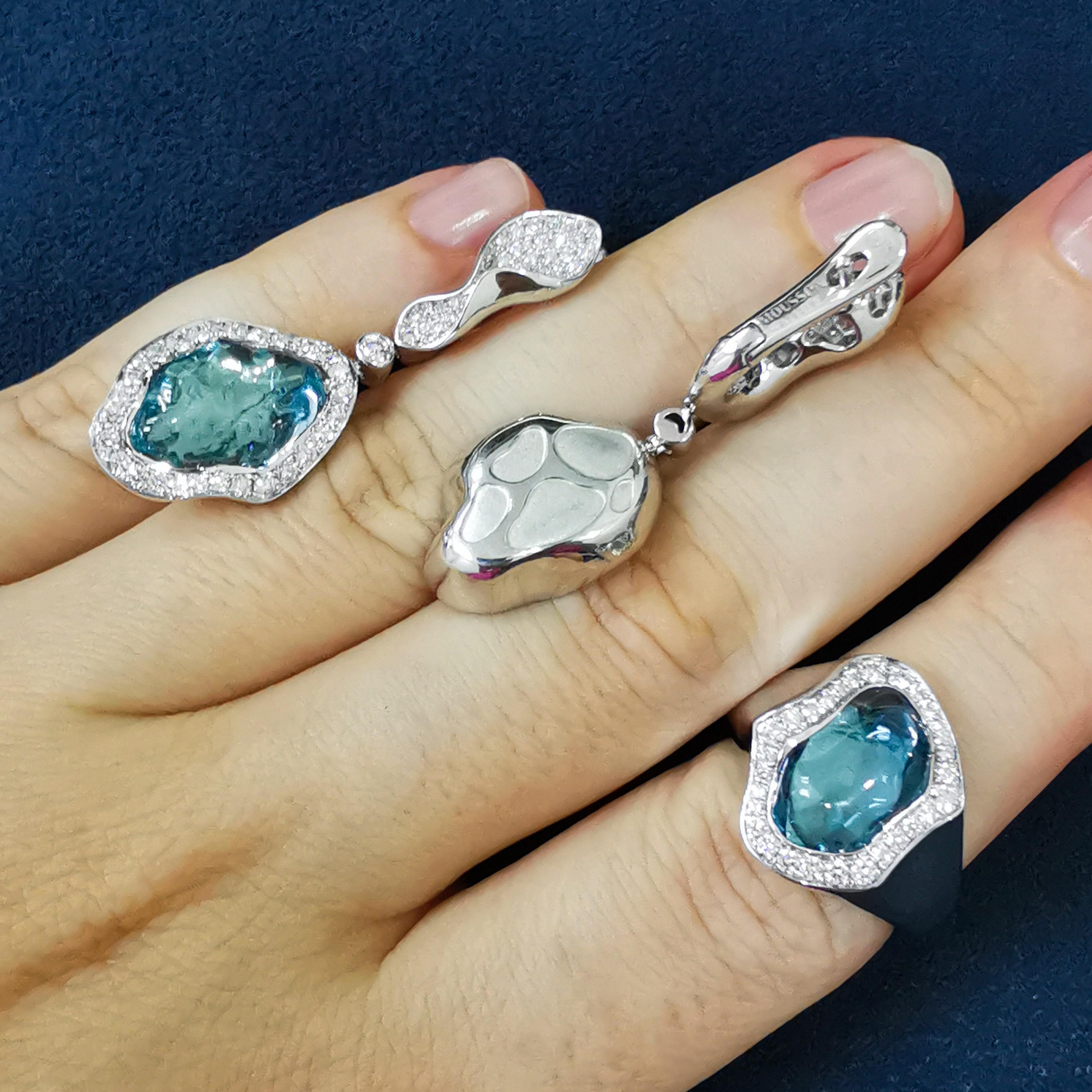 Women's or Men's Aquamarine Diamonds 18 Karat White Gold Spectrum Suite