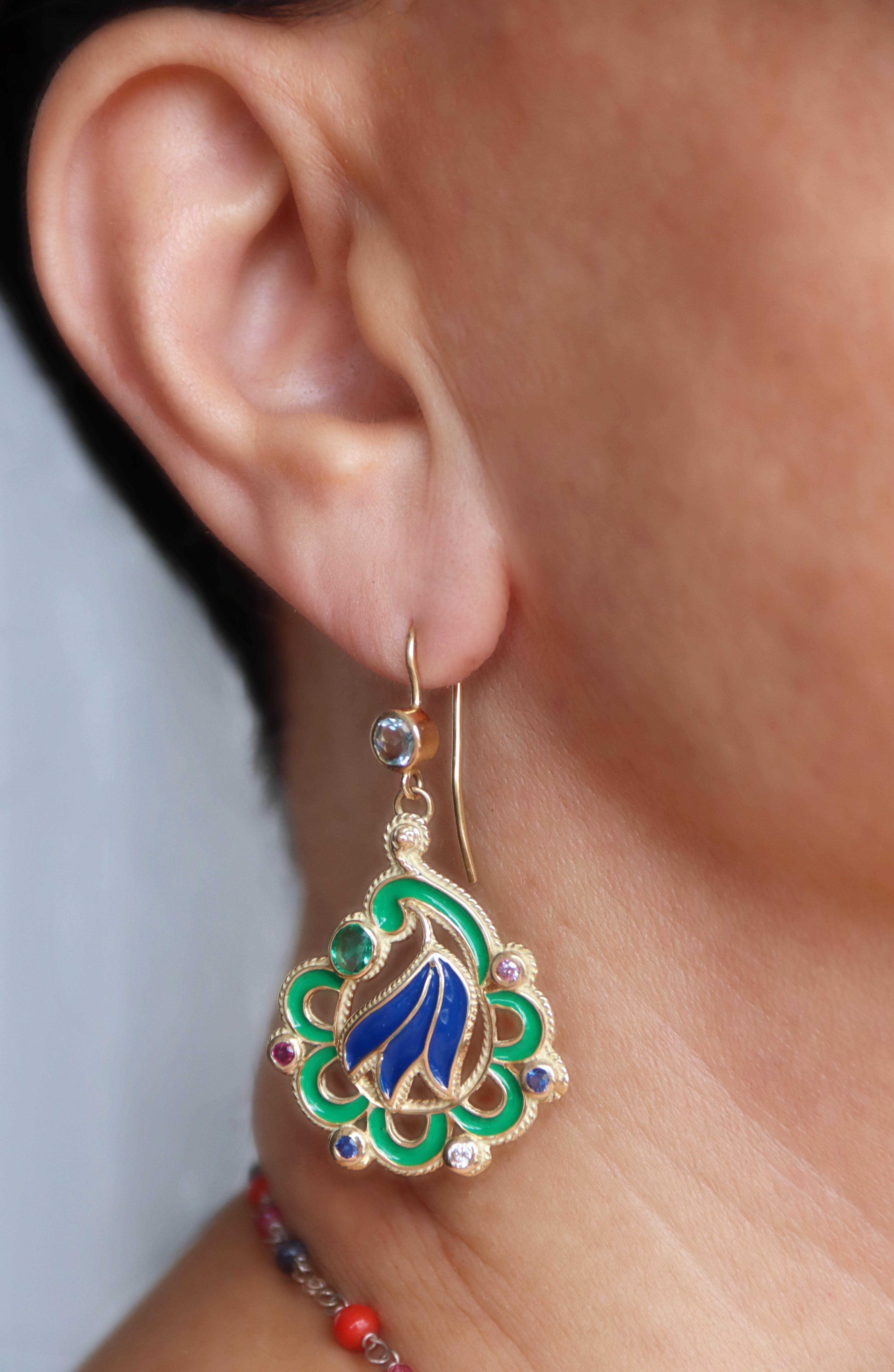 Aigue-marine Diamants Emeraudes Rubis Saphirs Pendants d'oreilles en or jaune 14 carats en vente 1