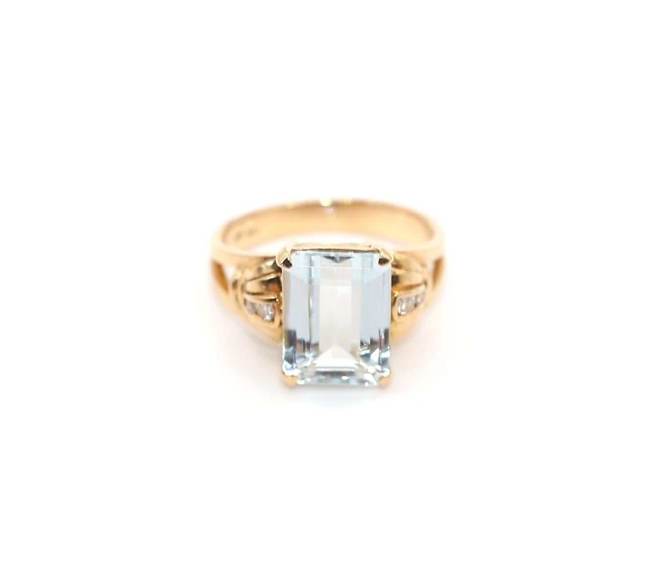 Aquamarine Diamonds Ring, 1980 For Sale 5