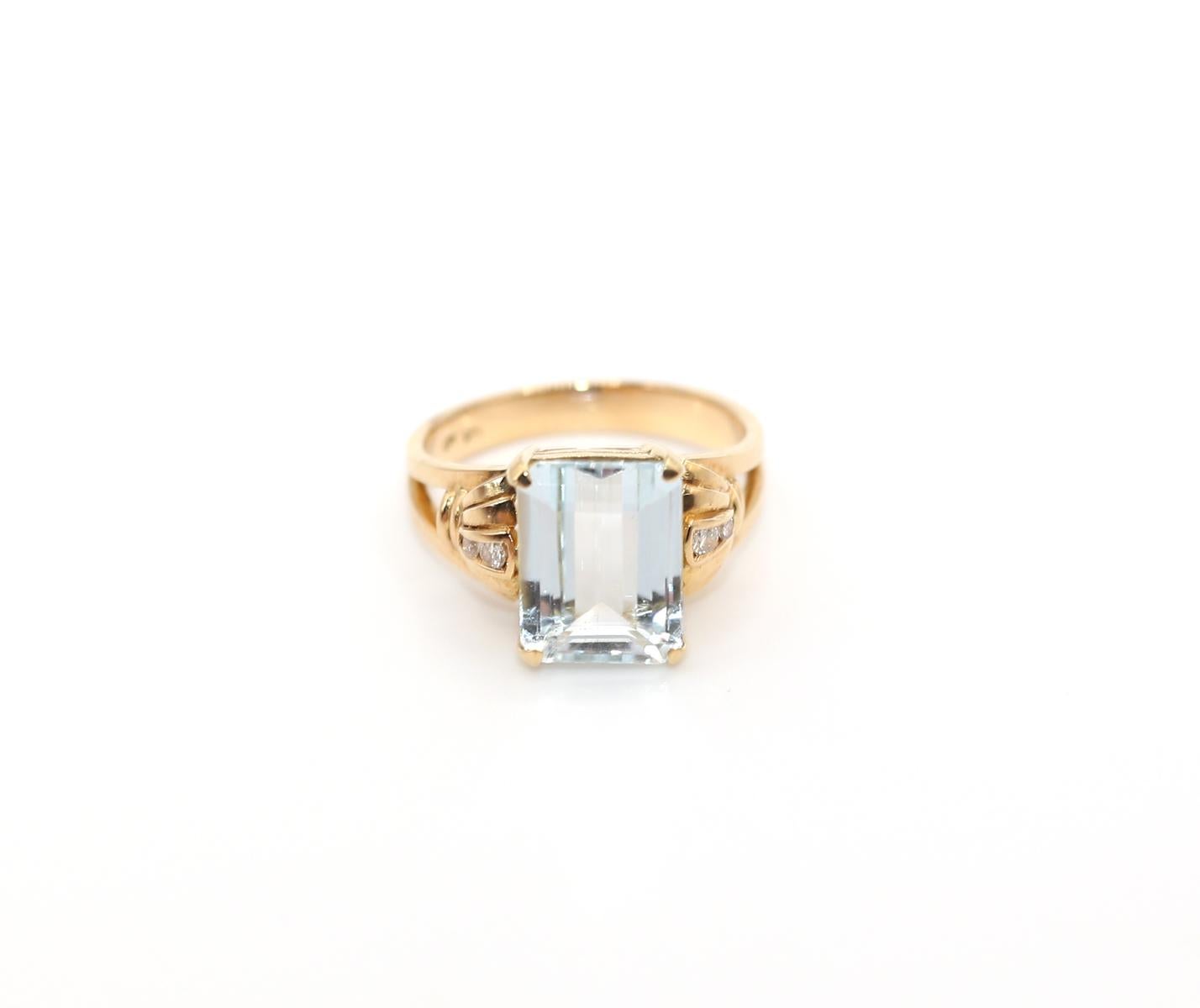 Aquamarine Diamonds Ring, 1980 For Sale 6