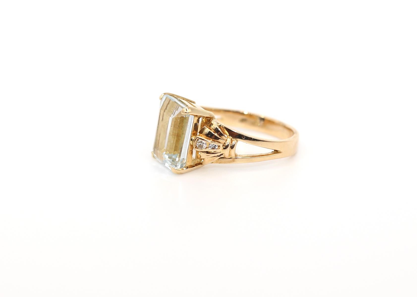 Women's Aquamarine Diamonds Ring, 1980 For Sale