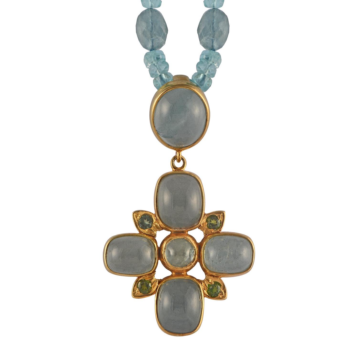 Aquamarin Diopsid Goldplatte Kreuz-Anhänger (Cabochon) im Angebot