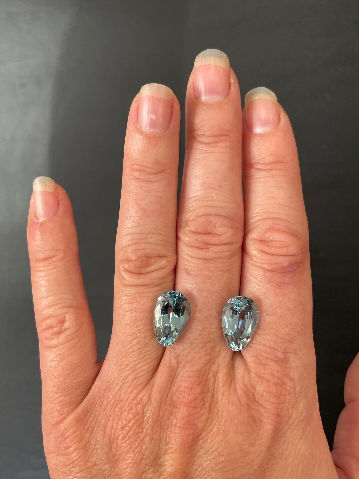Exclusive pair of 10.87 carats total, 
