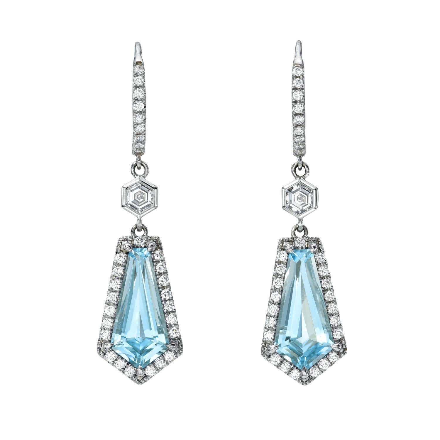 Kite Cut Rare 3.98 Carat Aquamarine & Diamond Kite Earrings – Luxury Gemstone Jewelry For Sale