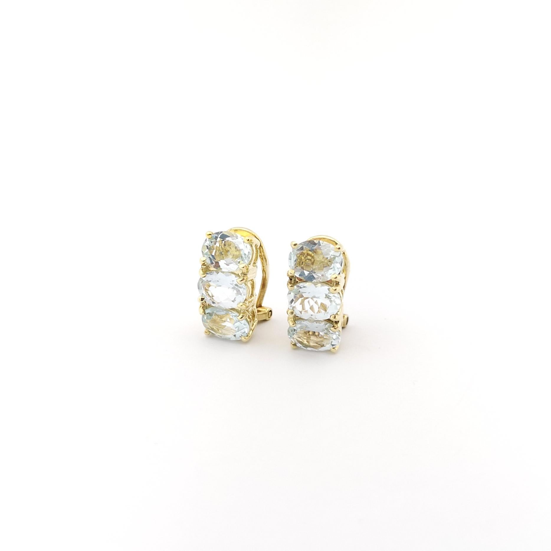 Aquamarine Earrings set in 14K Gold Settings In New Condition For Sale In Bangkok, TH