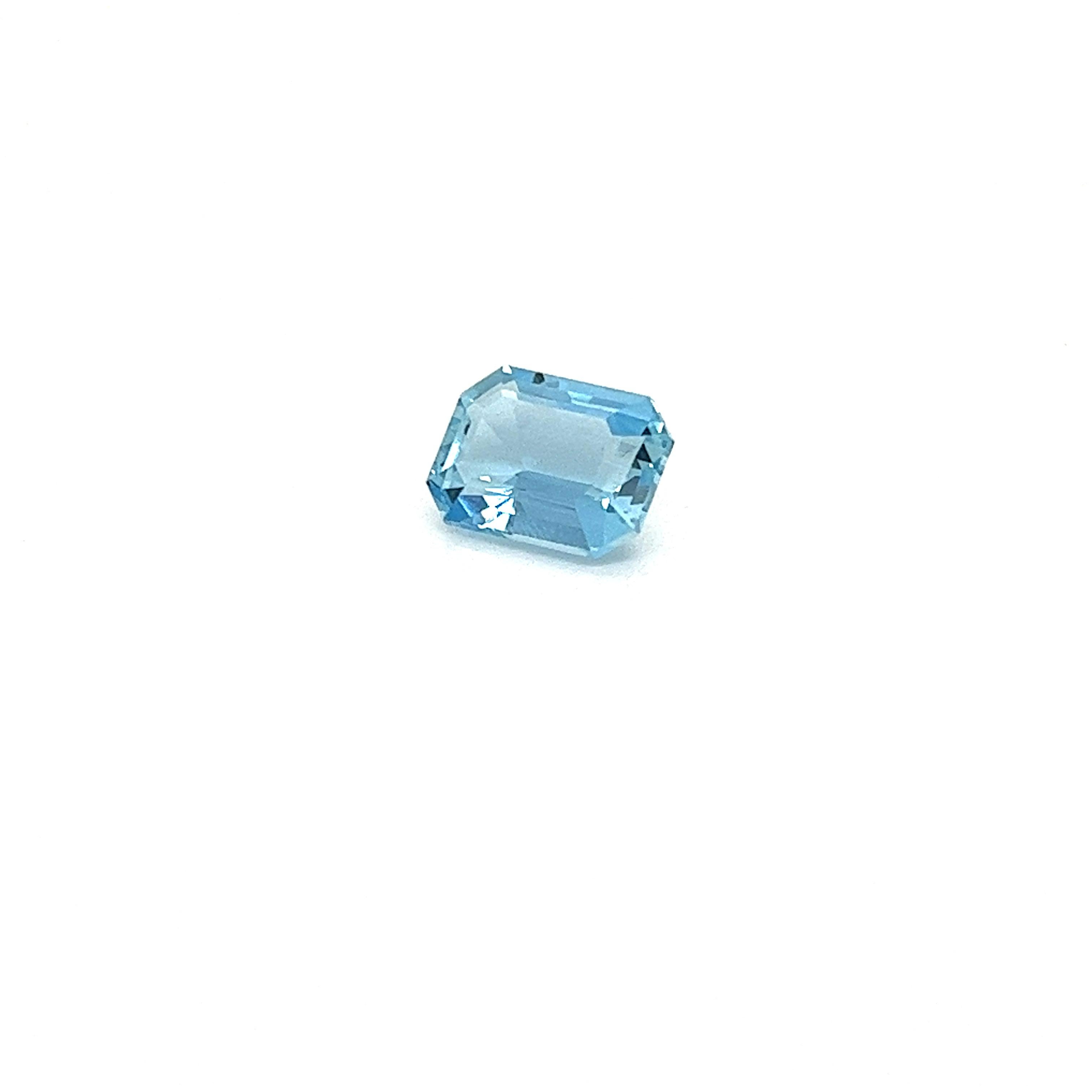 Women's or Men's Aquamarine Emerald Cut 2.46 Cts Bridal Ring For Sale