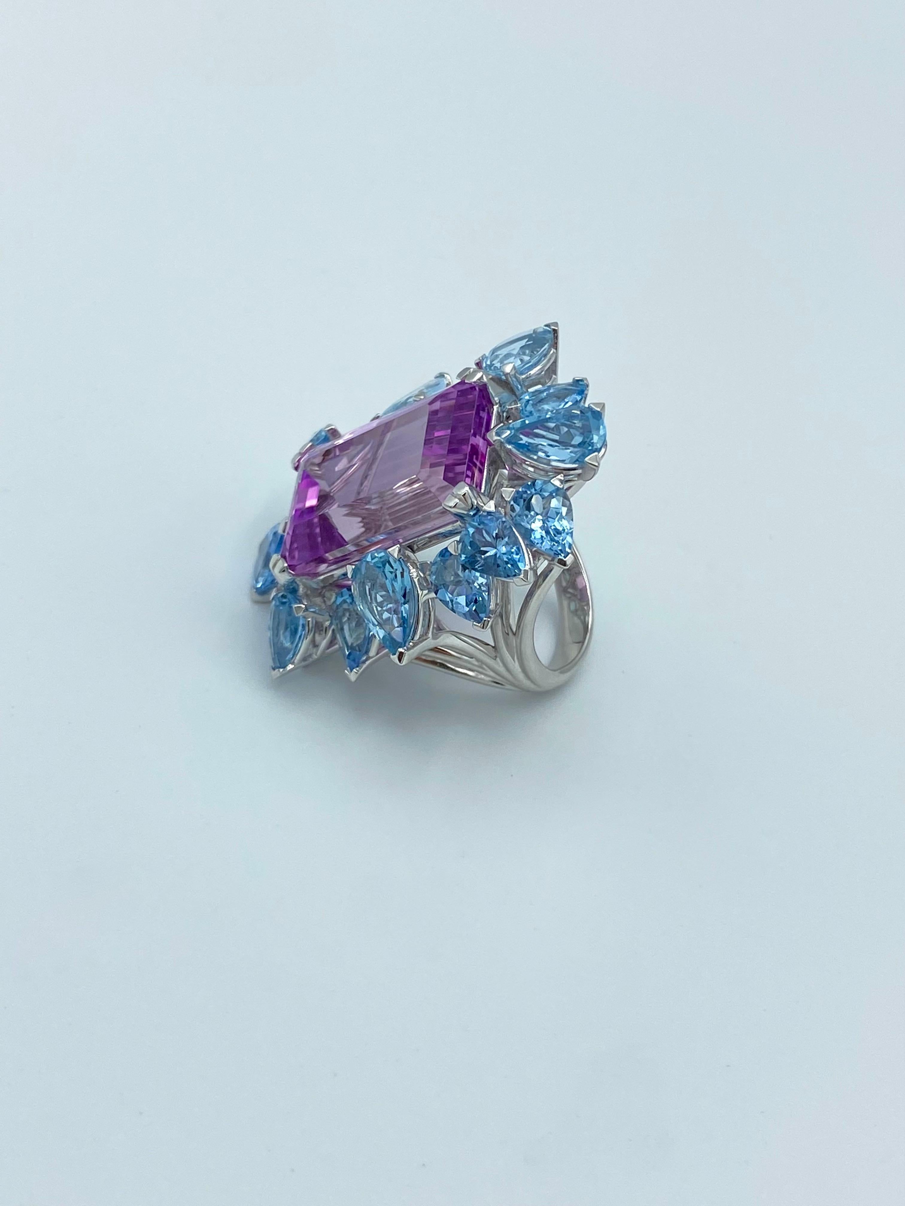 Aquamarine Emerald Cut Kunzite 18Kt White Gold Cocktail Ring In New Condition For Sale In Bussolengo, Verona