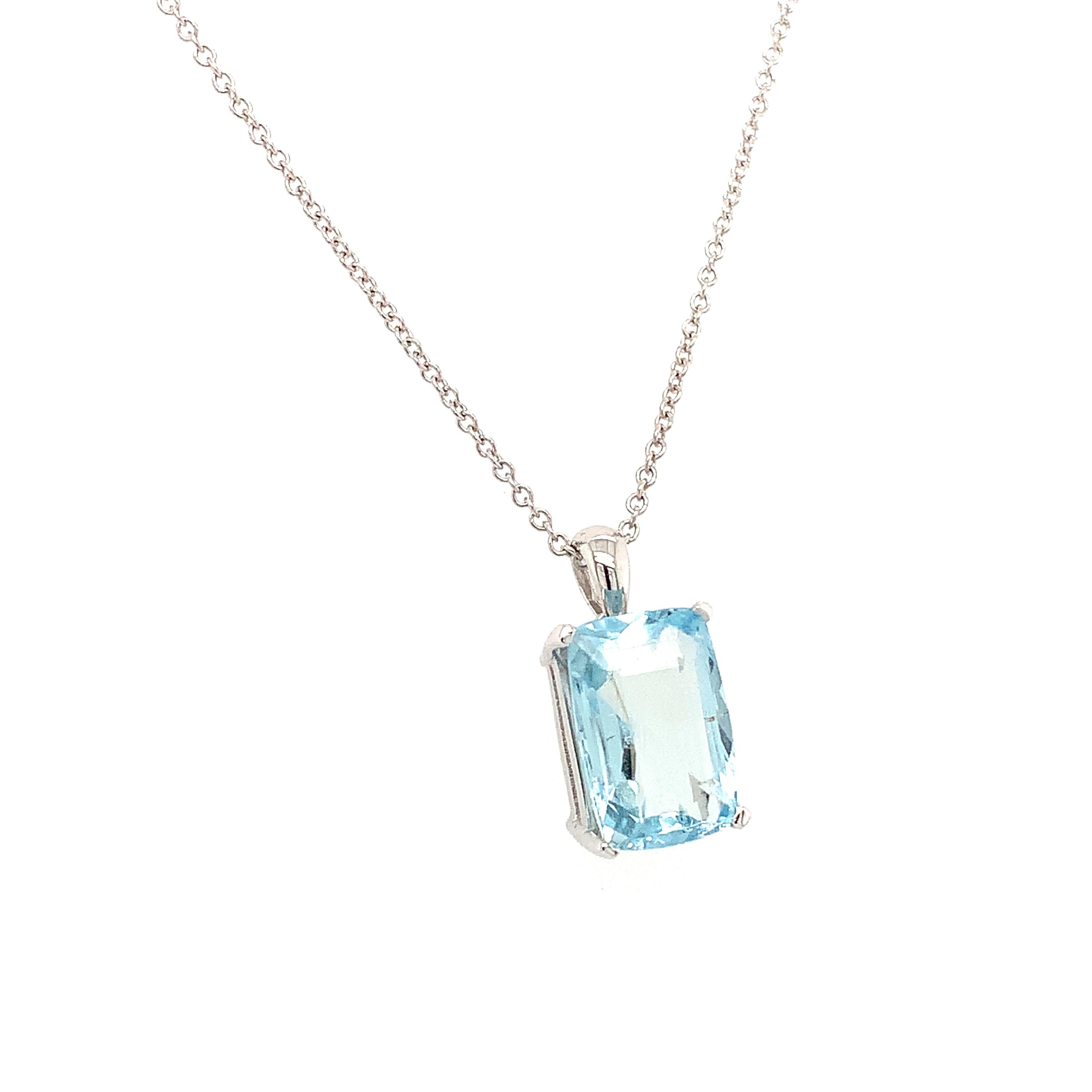 Women's Aquamarine emerald cut solitaire pendant necklace 18k white gold For Sale