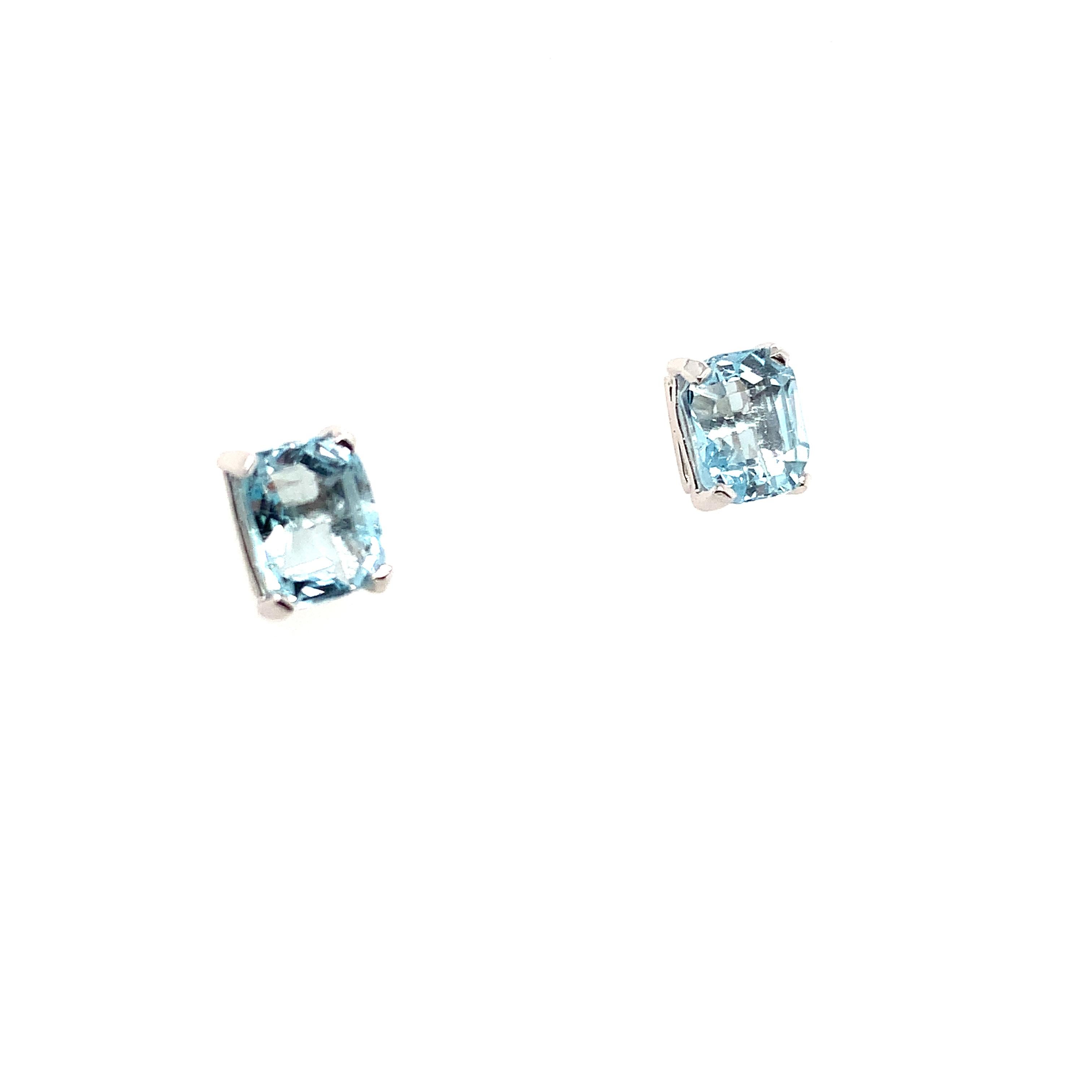Emerald Cut Aquamarine emerald cut solitaire stud earrings 18k white gold For Sale