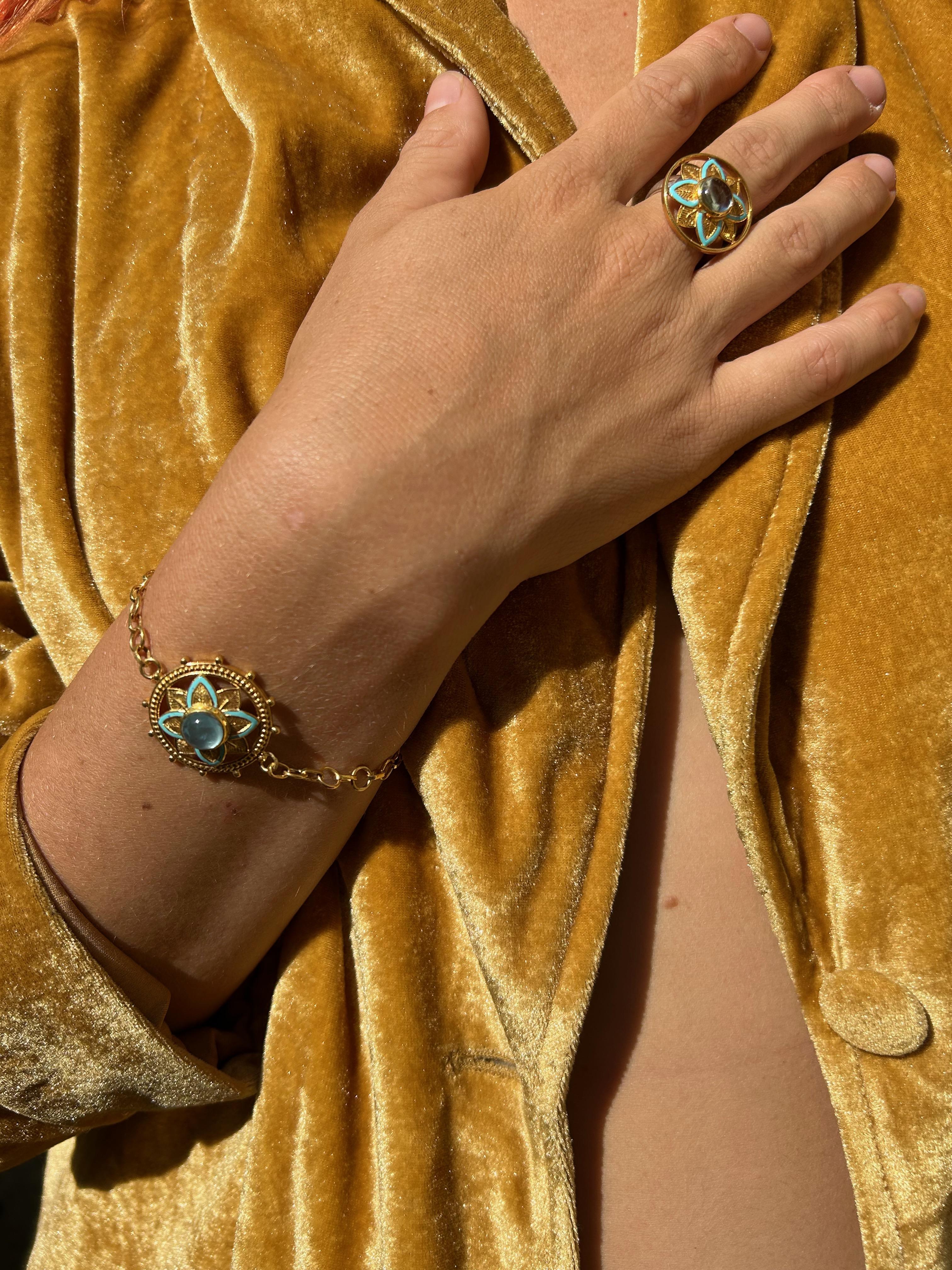 Pulsera chapada en oro con esmalte de aguamarina en Nuevo estado para la venta en Frome, Somerset