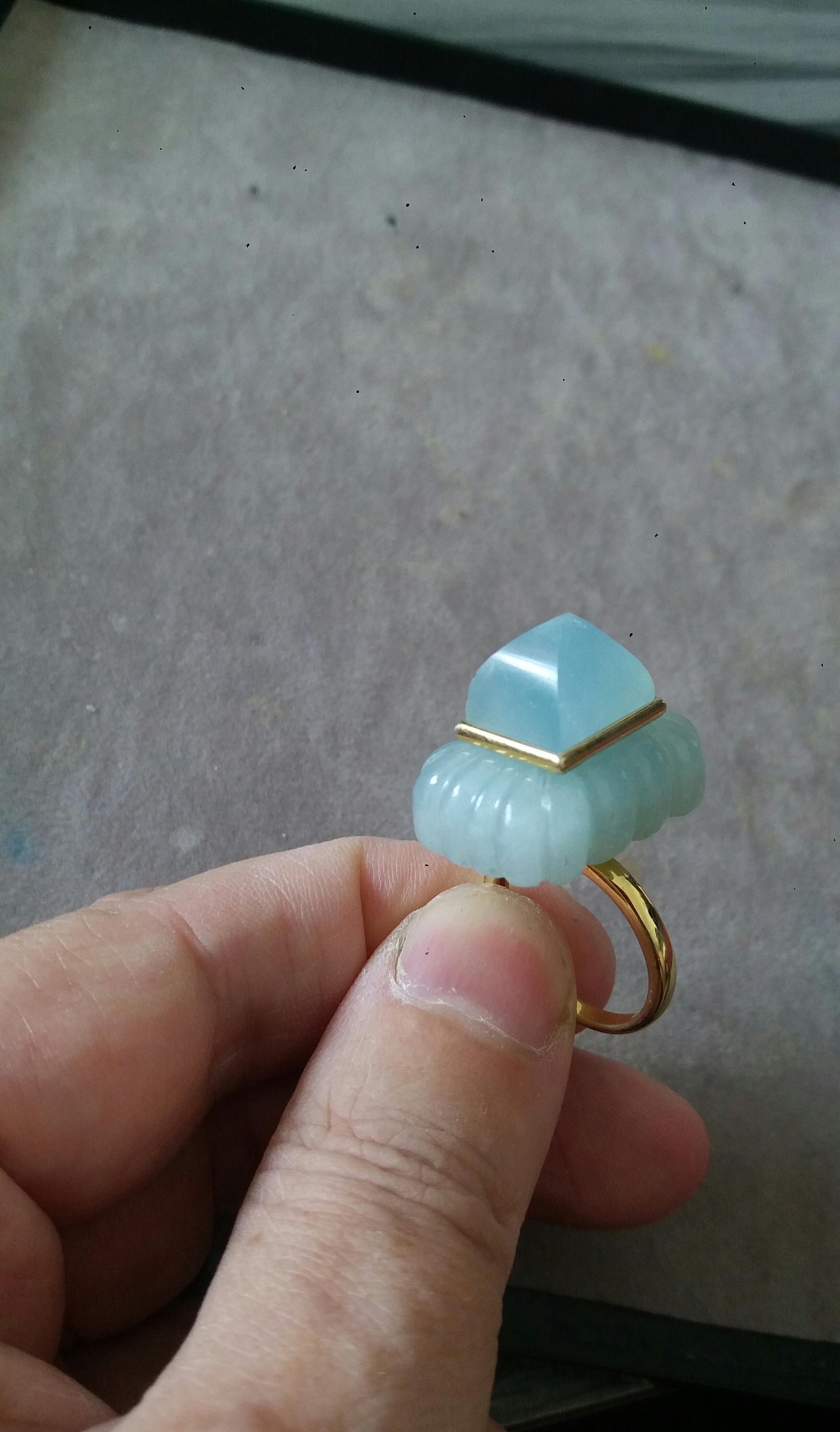 Aquamarine Engraved Rectangular Shape Aquamarine Pyramid 14k Yellow Gold Ring In New Condition For Sale In Bangkok, TH