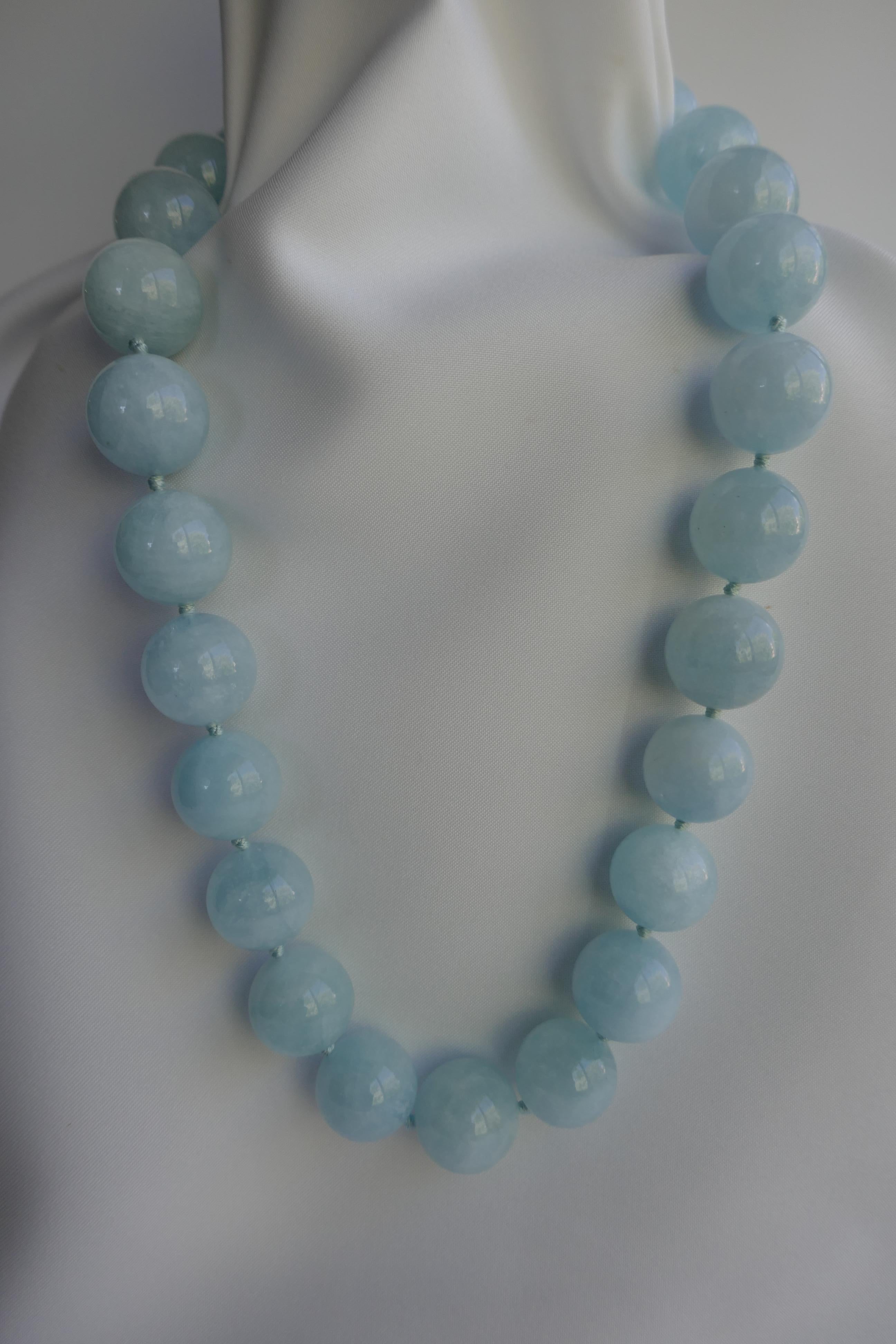 Aquamarine Exclusive 925 Oxidized Sterling Silver Clasp Gemstone Necklace In New Condition For Sale In Coral Gables, FL