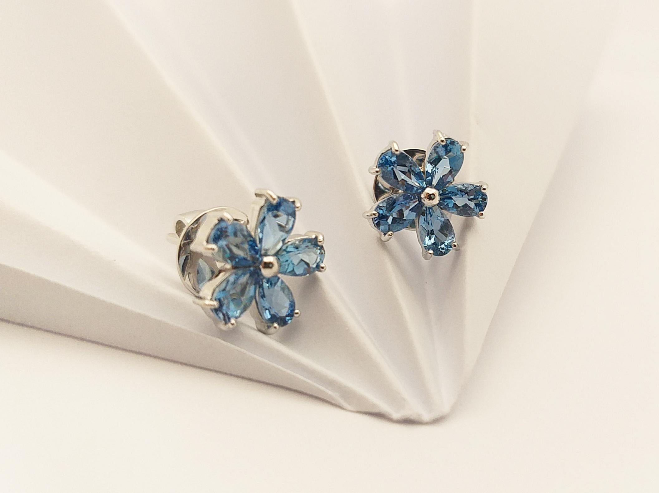 Aquamarine Flower Earrings Set in 18 Karat White Gold Settings For Sale 1