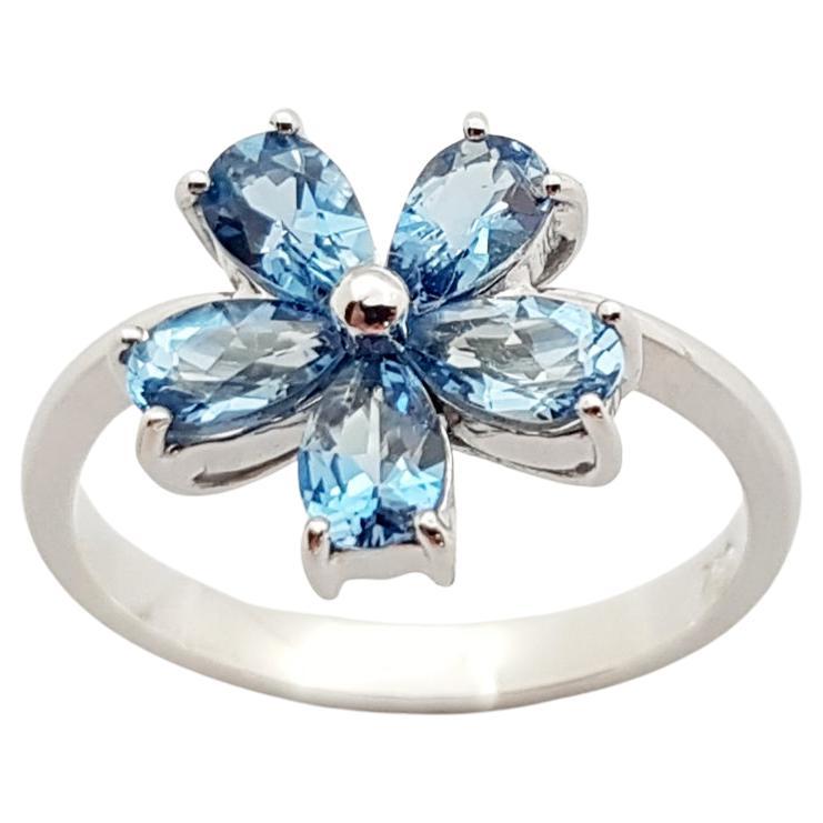Aquamarine Flower Ring Set in 18 Karat White Gold Settings For Sale