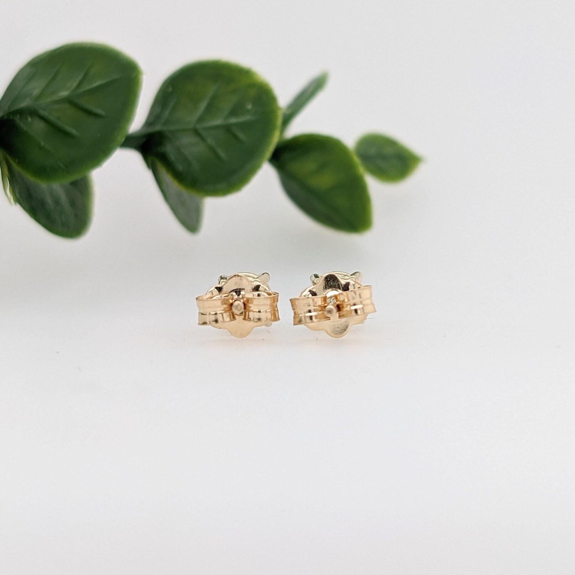 Donna Orecchini solitari a quattro punte in oro massiccio 14K con acquamarina rotonda da 4 mm in vendita