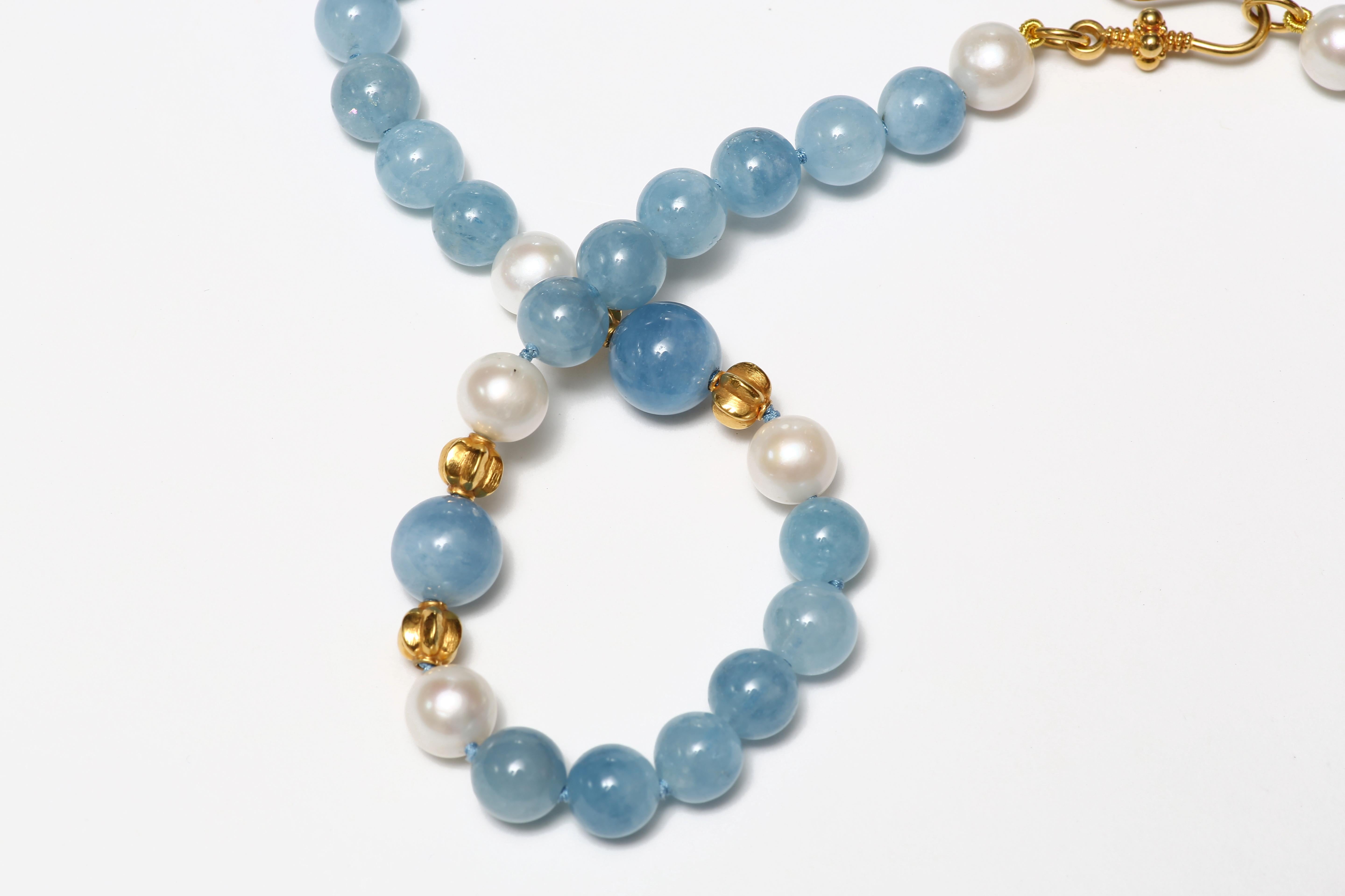 Aquamarine, Freshwater Pearl and Gold Necklace For Sale 4