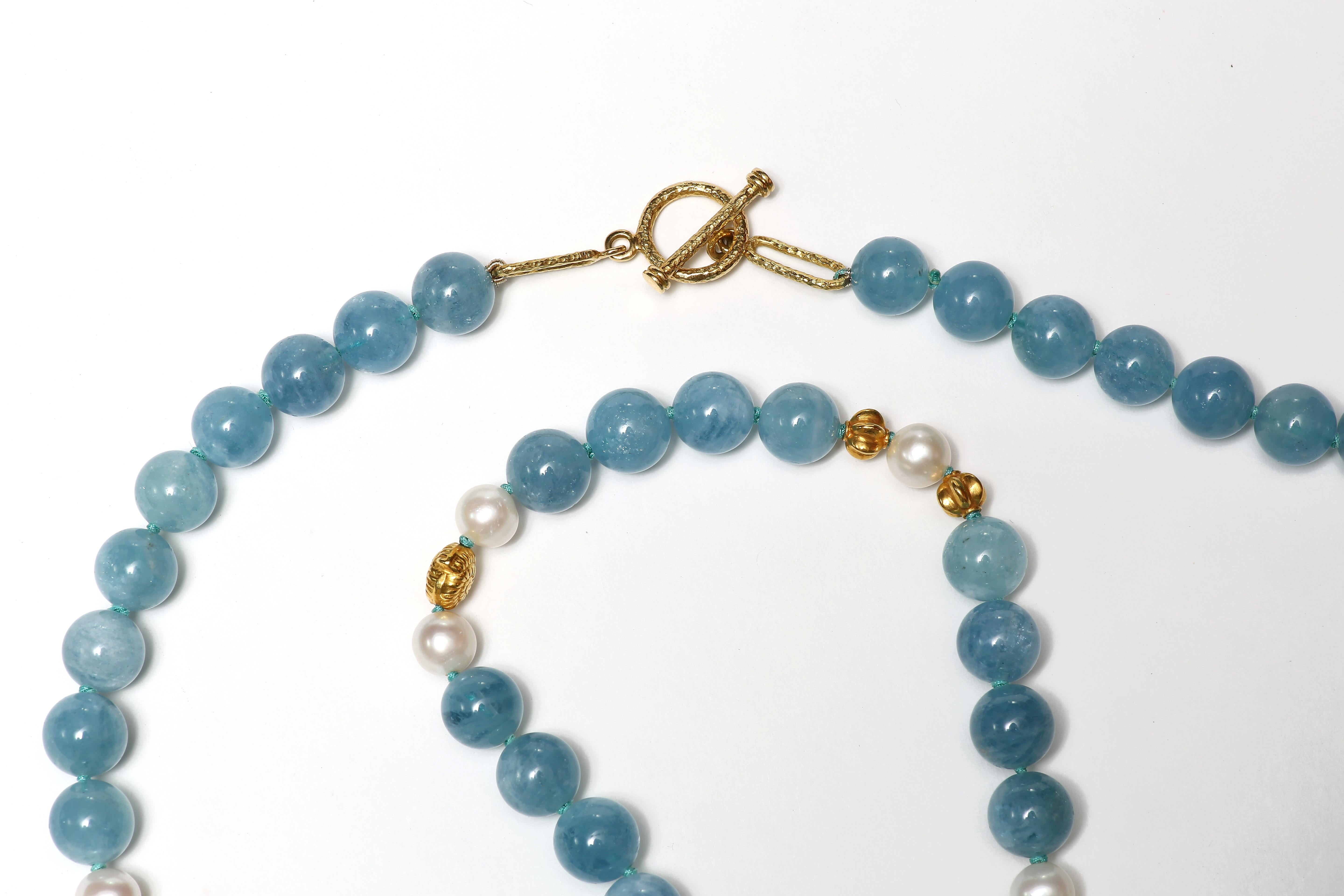 Aquamarine, Freshwater Pearl and Gold Necklace For Sale 2