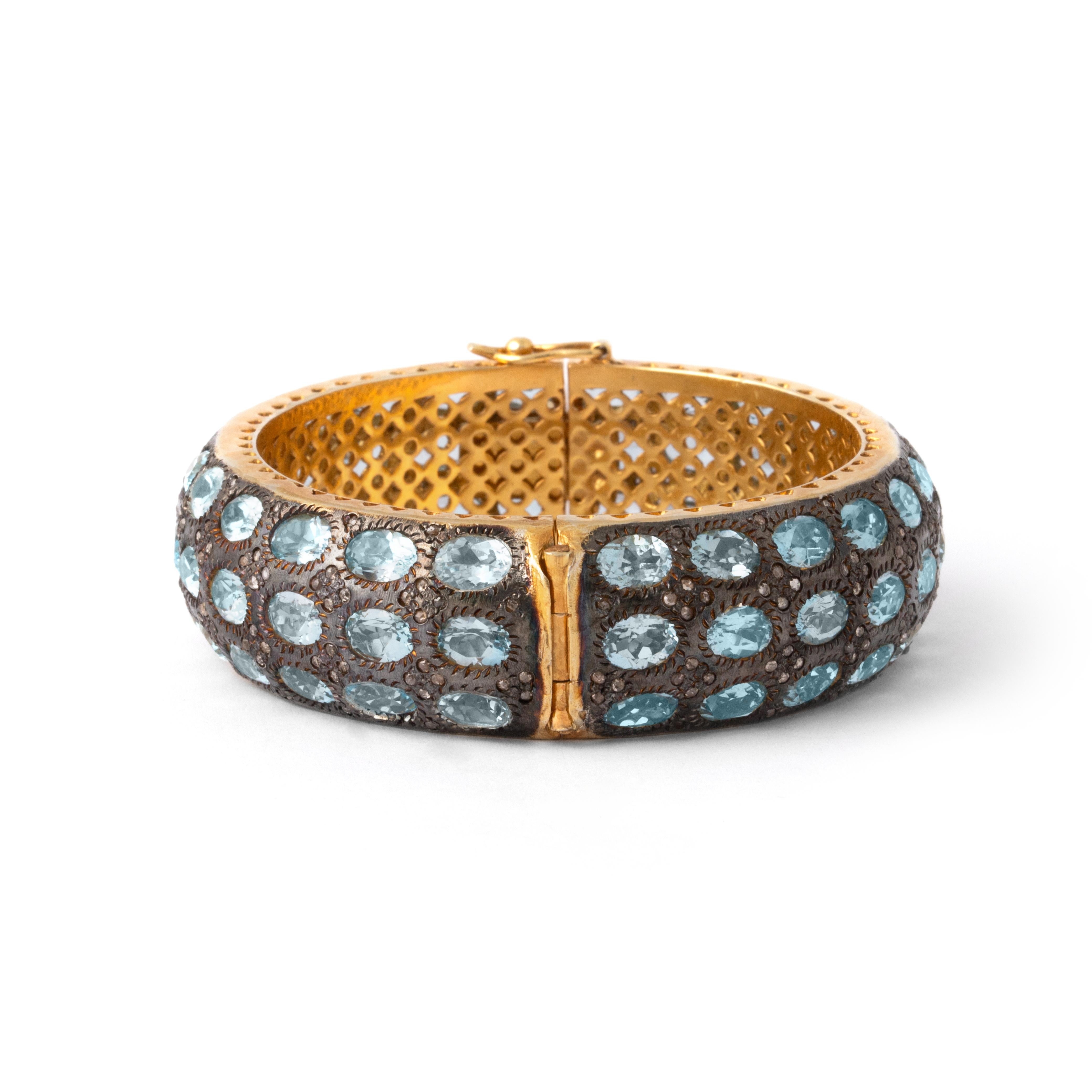 Taille ovale Bracelet d'aigue-marine en or en vente