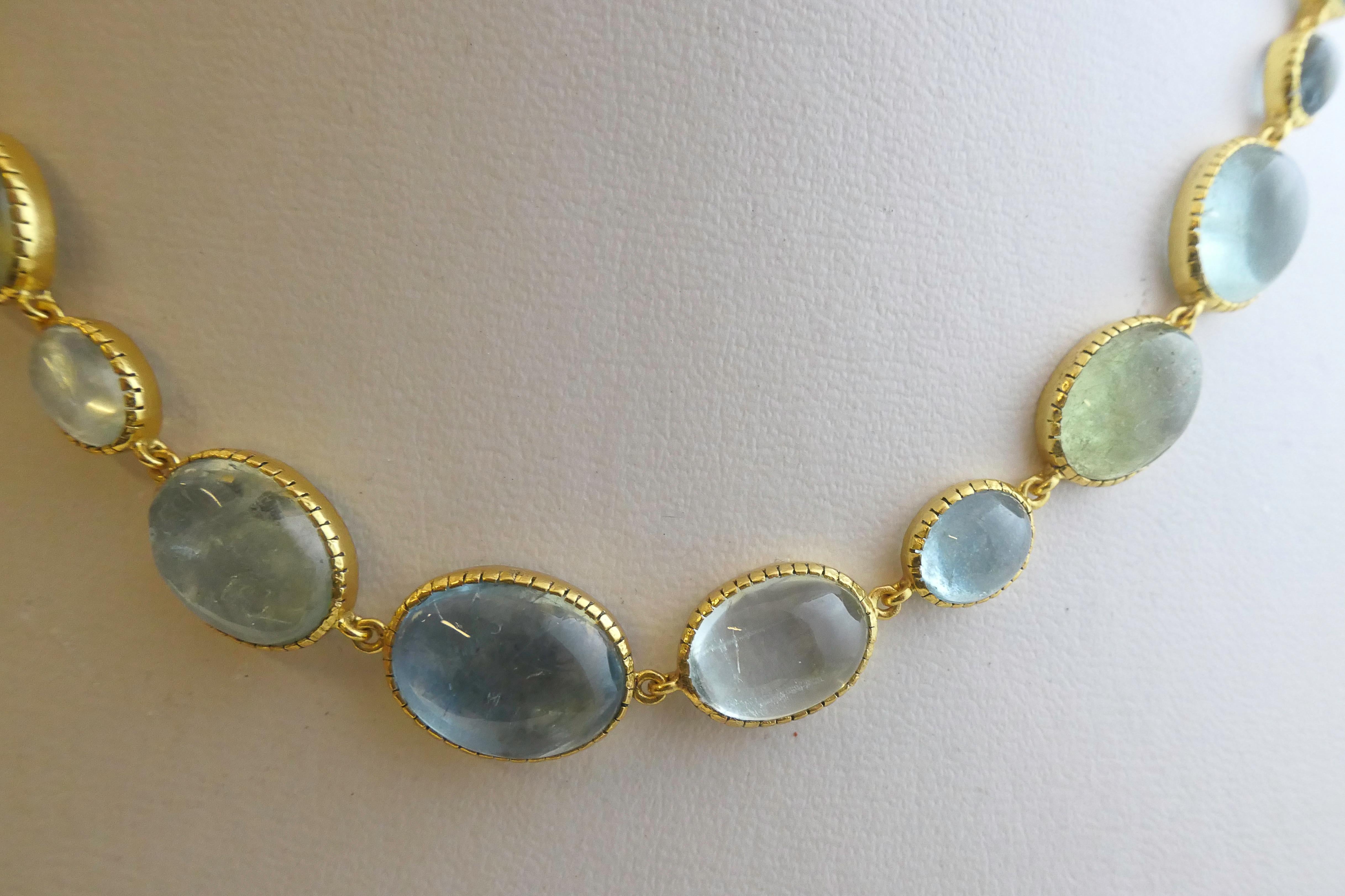 Cabochon Collana in argento placcato oro con acquamarina in vendita