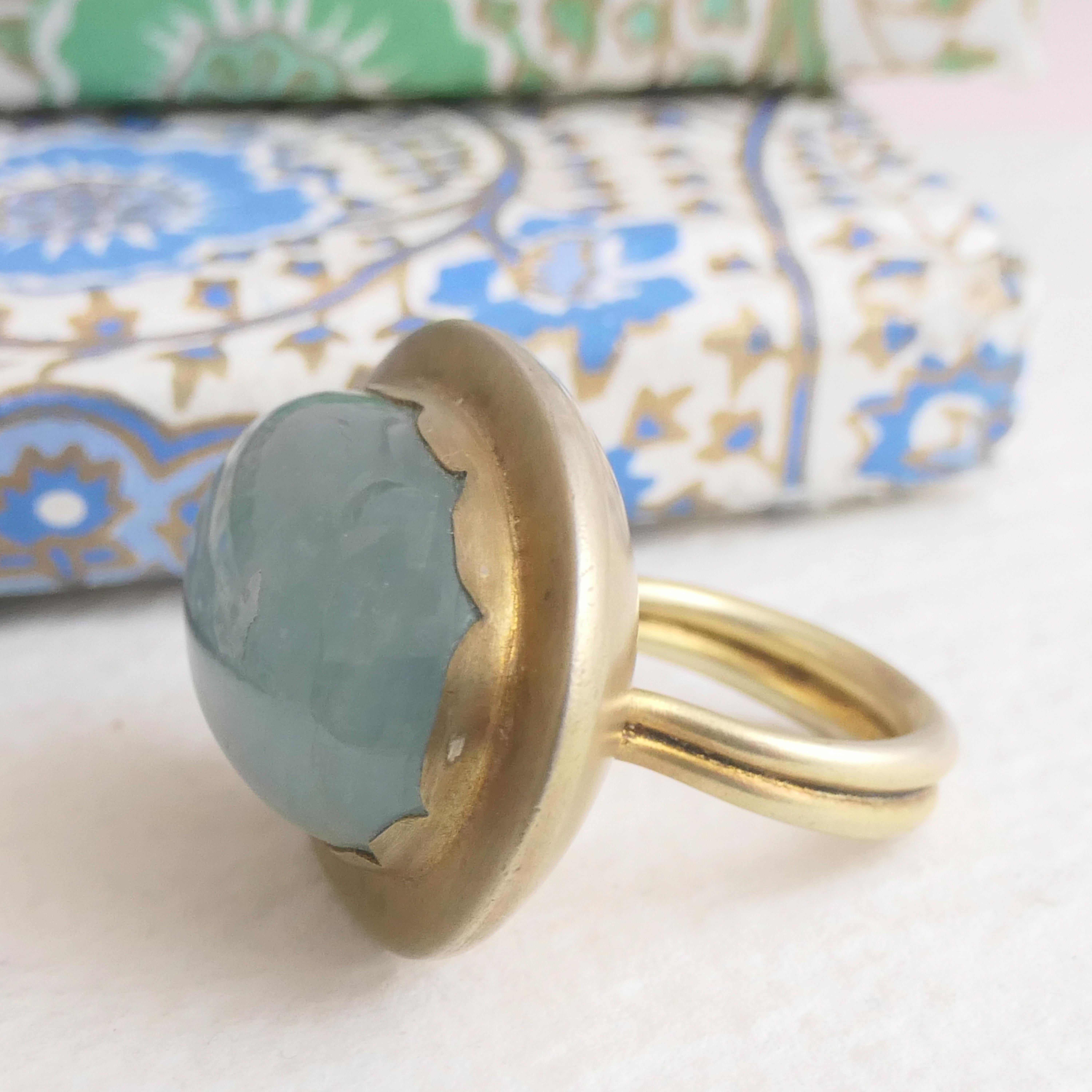 Anello in argento placcato in oro con acquamarina, misura 8 - Anello da cocktail in vendita 1