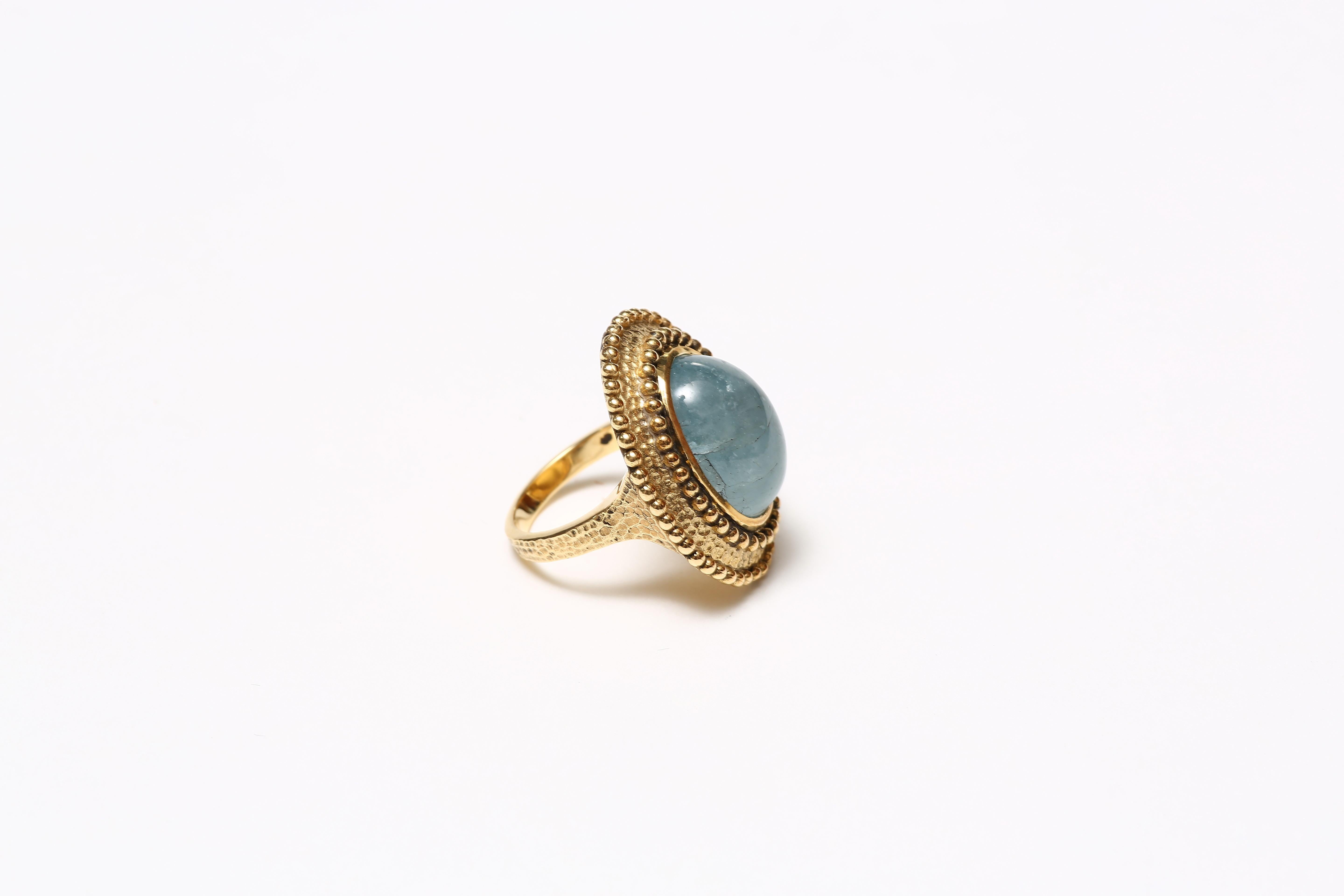 Aquamarine Gold Ring In New Condition For Sale In Central, HK