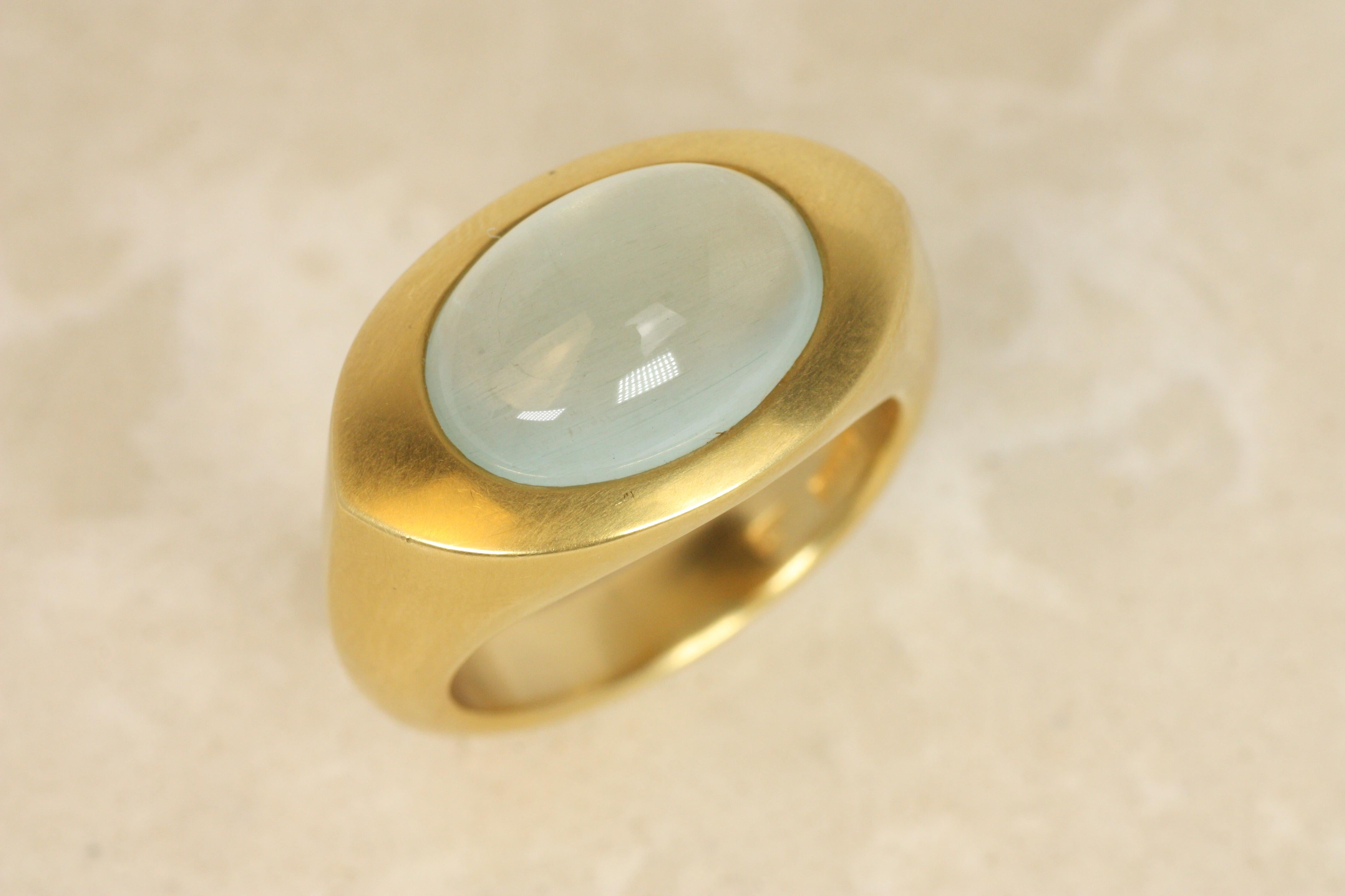 Echoing the artistry of ancient Greco-Roman jewelry, this Darlene deSedle “The Greek” ring by Todd Bracken features a luminous aquamarine cabochon, set in 22K yellow gold. With its timeless sculptural form, this handcrafted piece bridges antiquity