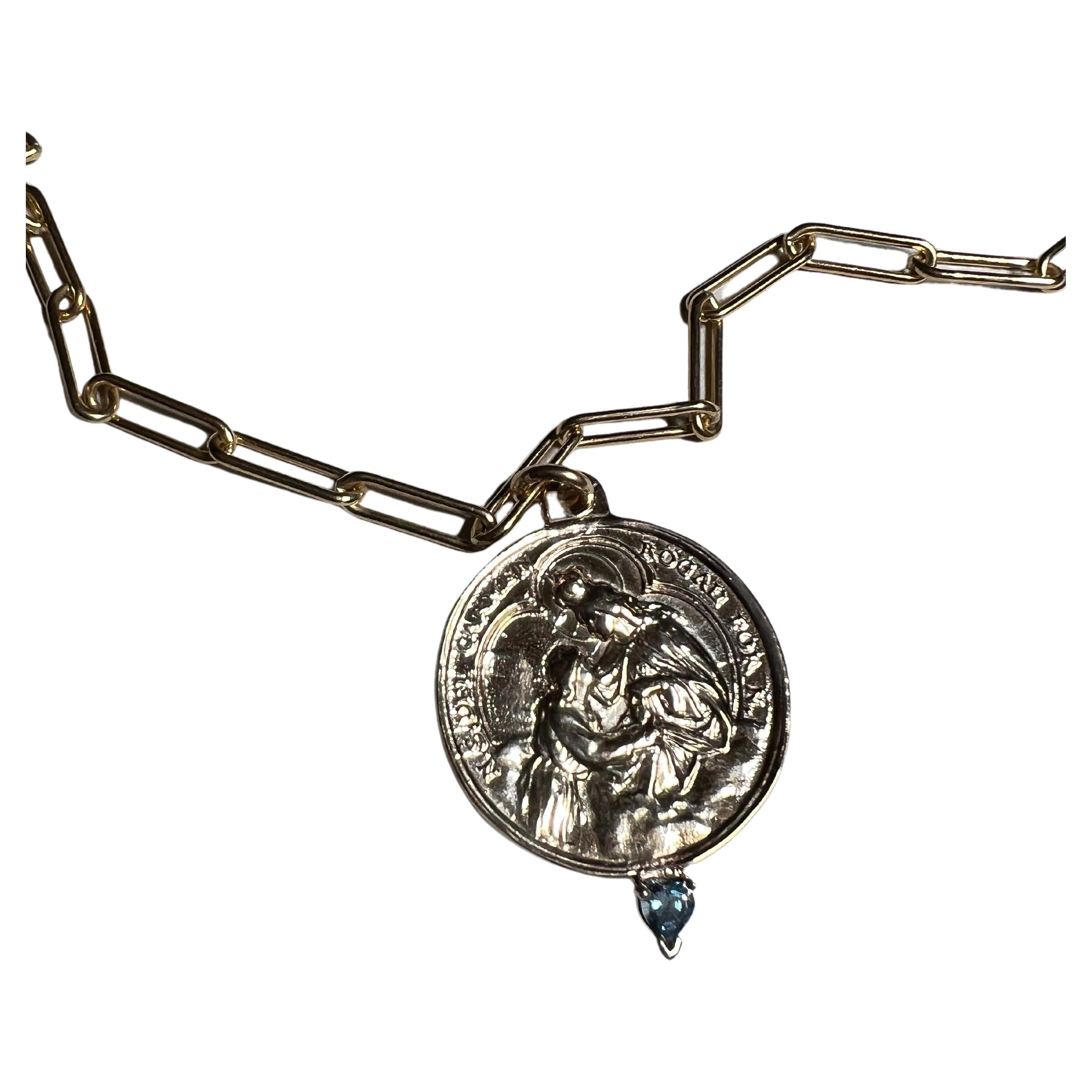 Aquamarin Herz auf einer Medaille mit Jungfrau del Carmen auf Kette Halskette, die Gold gefüllt ist gesetzt

Länge: 28