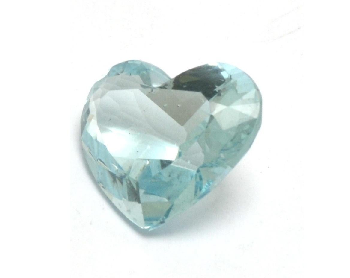 Modern Aquamarine Heart Shape Gem 8.39 Carat Loose Stone For Sale