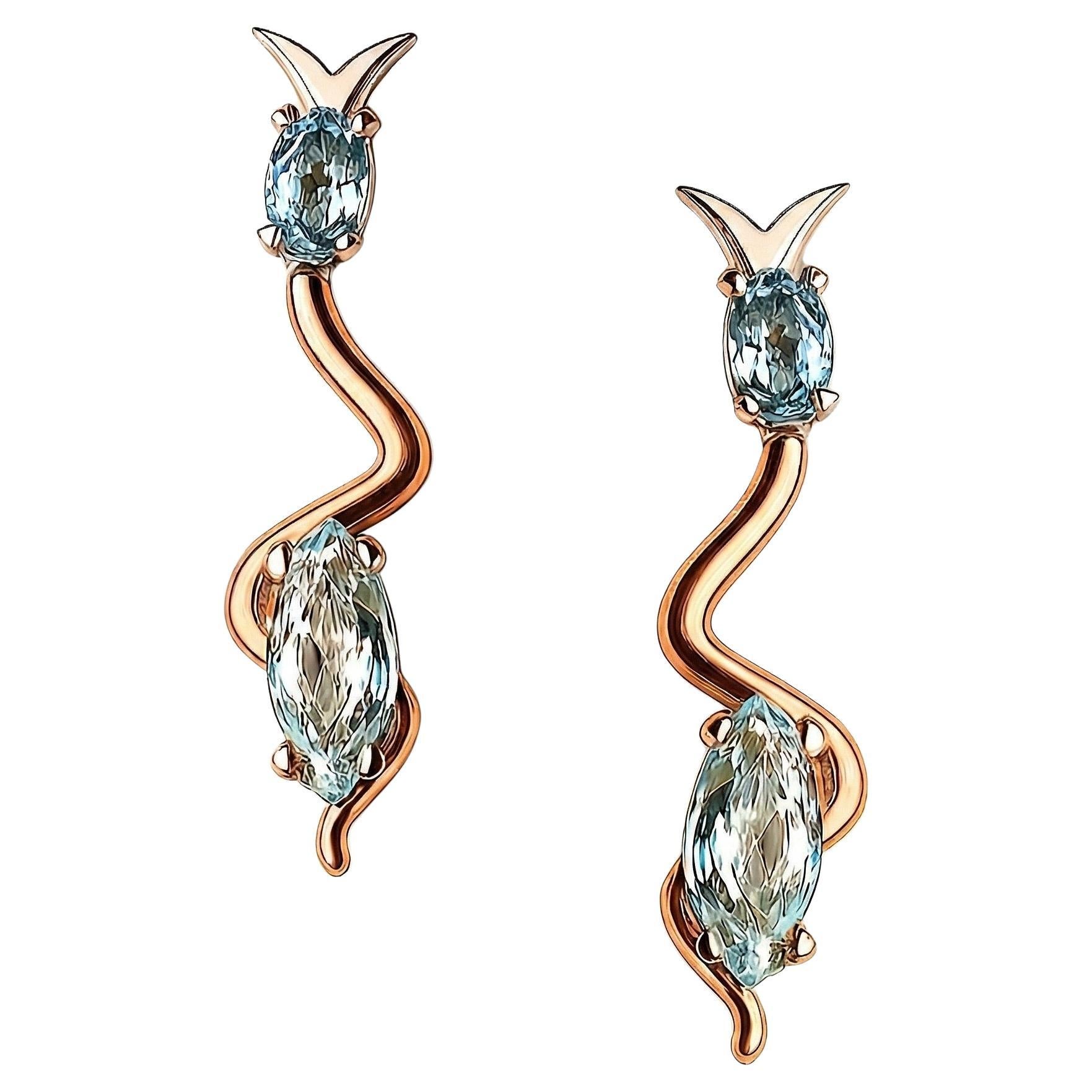 Aigue-marine en or rose et blanc Boucles d
oreilles serpent par Alexander Leyser en vente