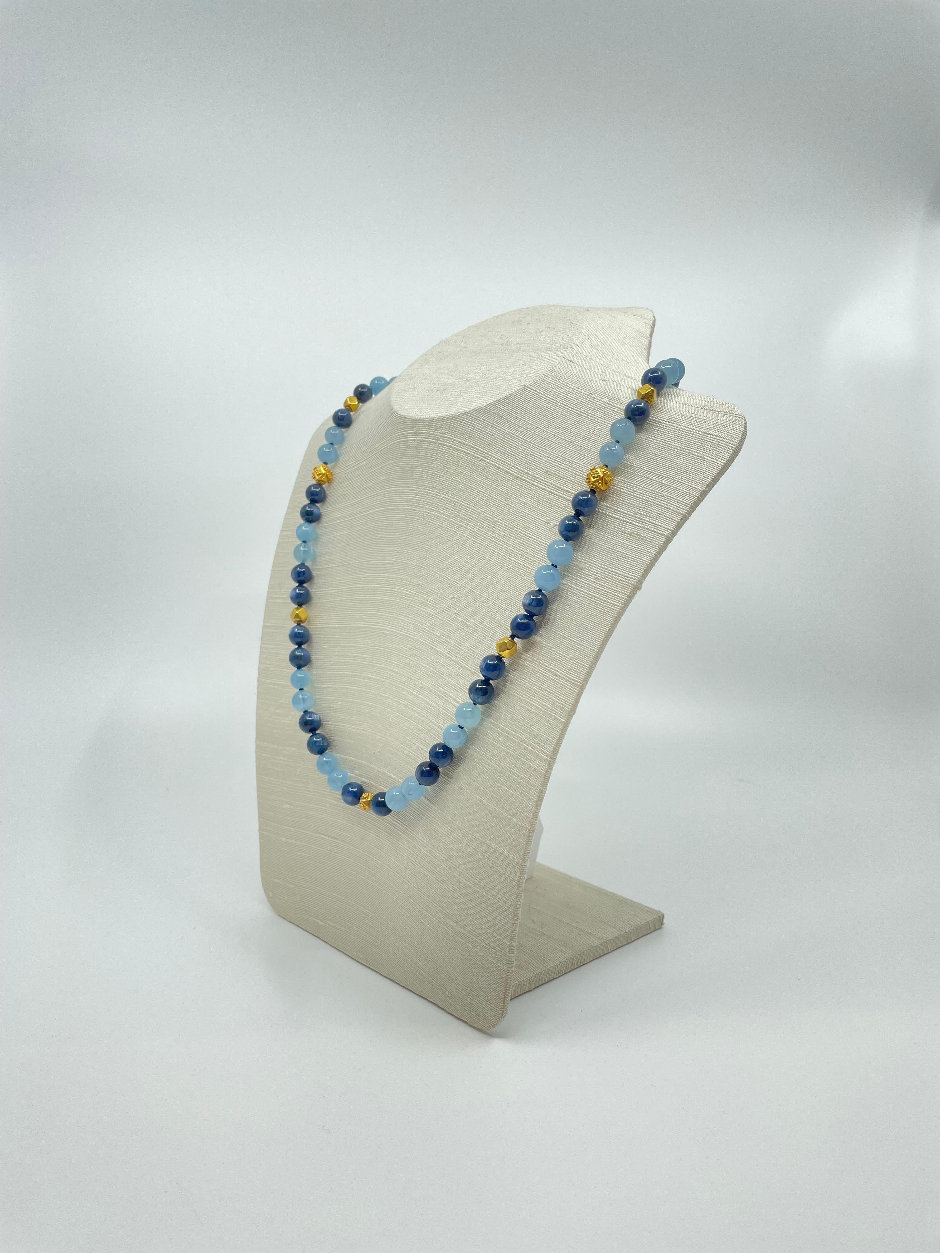 Aquamarine, Kyanite & 18K Gold Necklace In New Condition For Sale In Central, HK