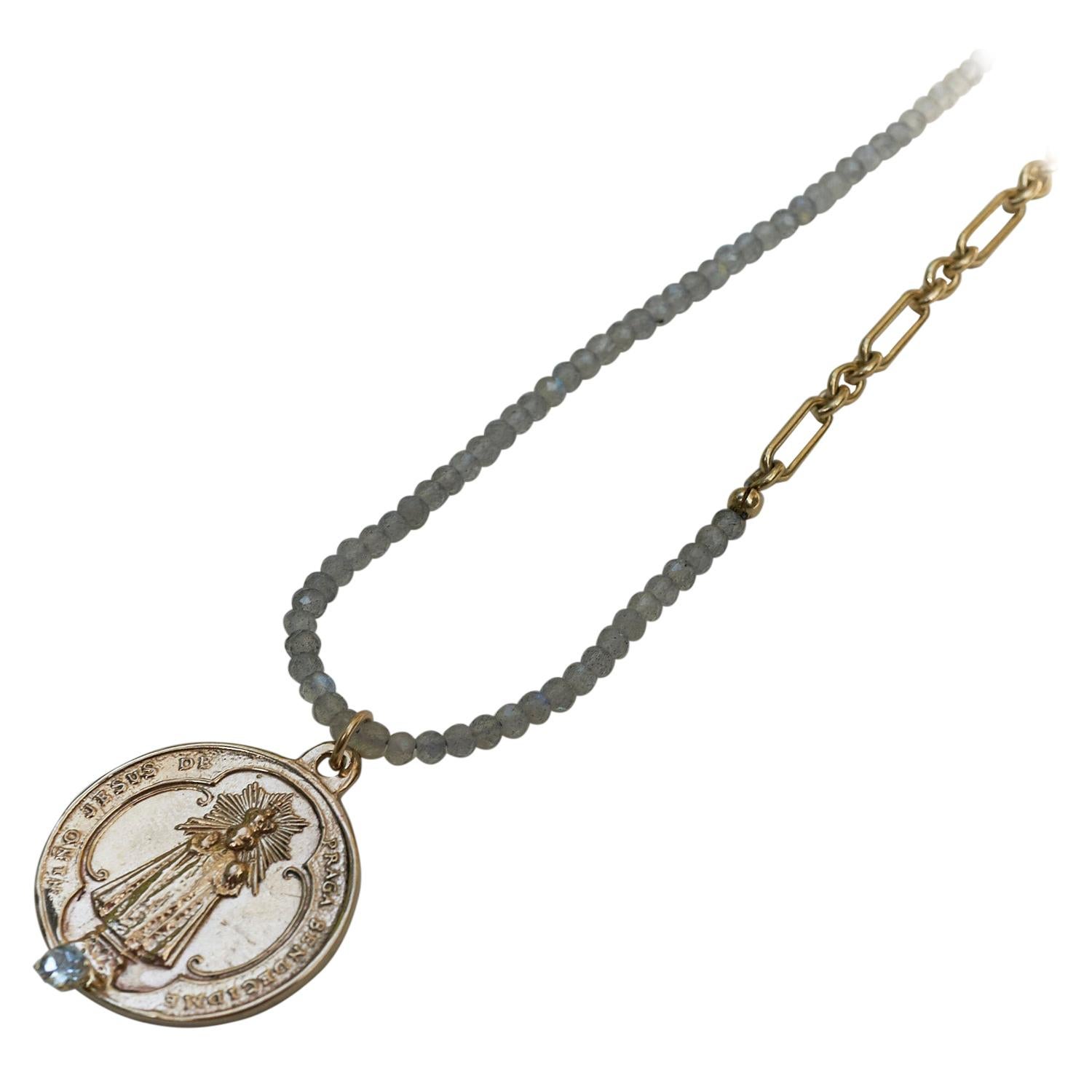 J Dauphin, collier de perles en aigue-marine et labradorite de Virgin Mary avec médaille