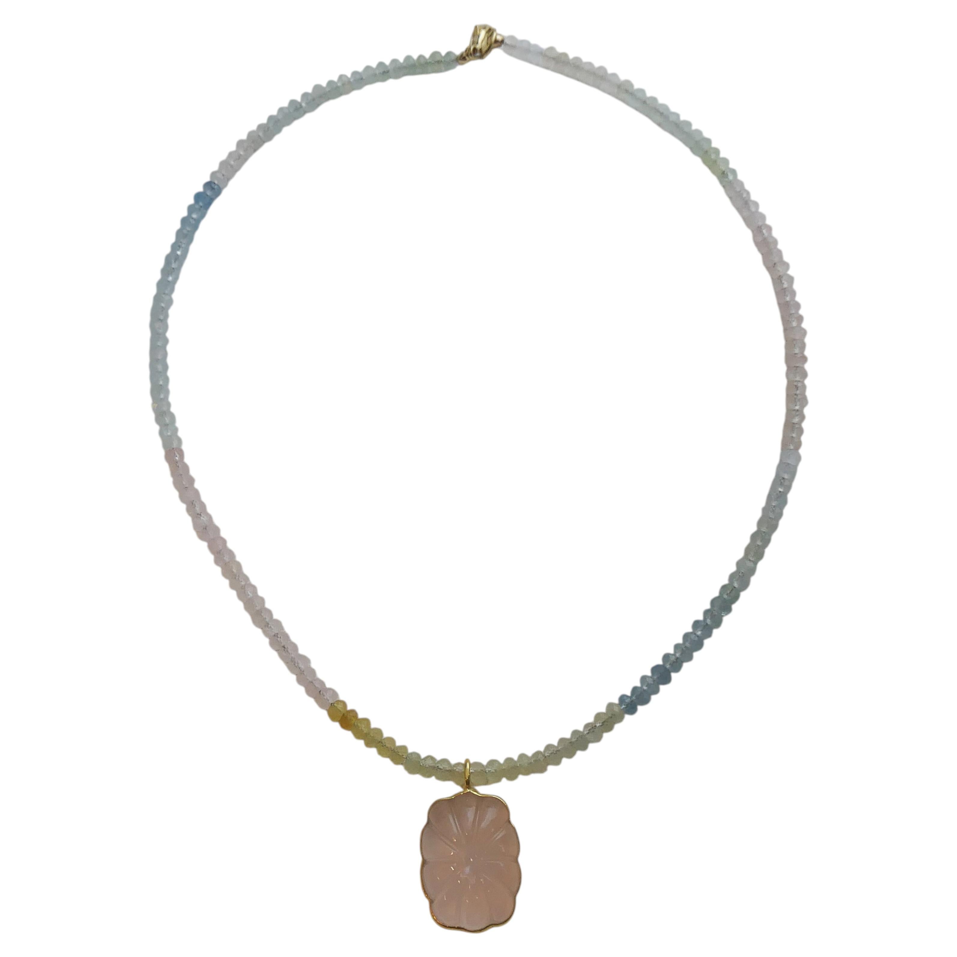 Collier de pierres naturelles aigue-marine et Morgane avec pendentif