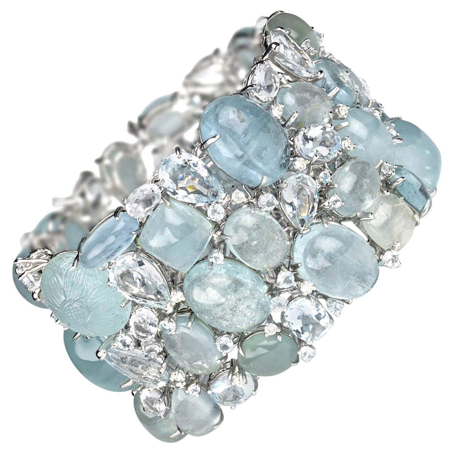 Aquamarin-Armband mit mehreren Steinen und Diamanten aus Weißgold im Angebot