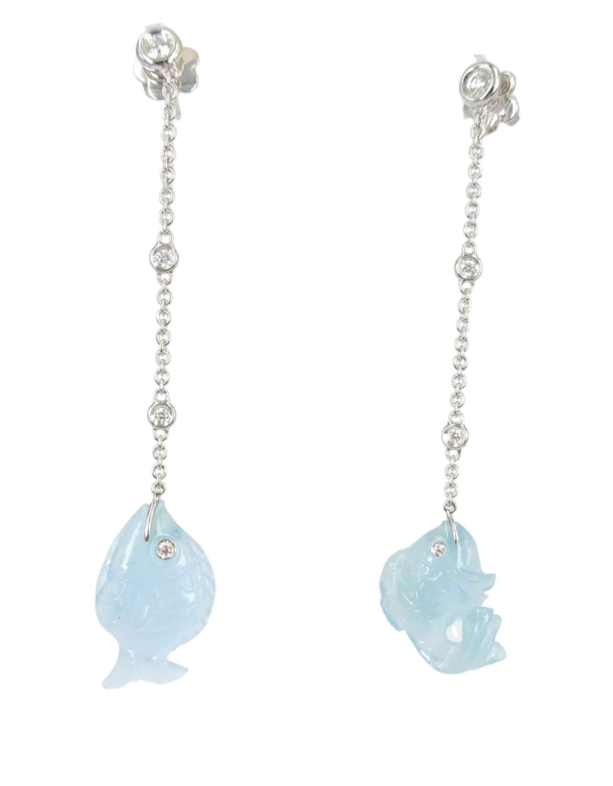 De las mujeres Aquamarine Natural Diamond 18 Karat White Gold Happy Fishes Earrings en venta