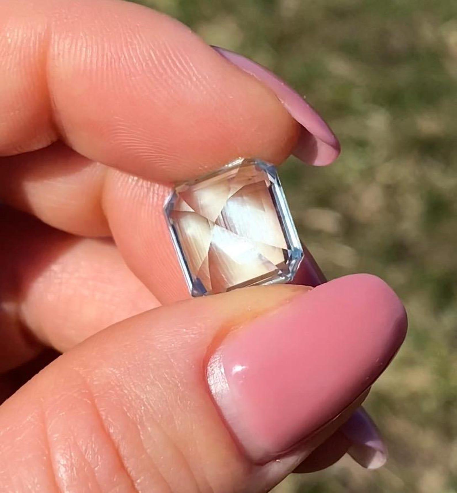 Aquamarine natural Loose gemstone 10.23 ct. Origin Madagascar, Certificate GFCO For Sale 2