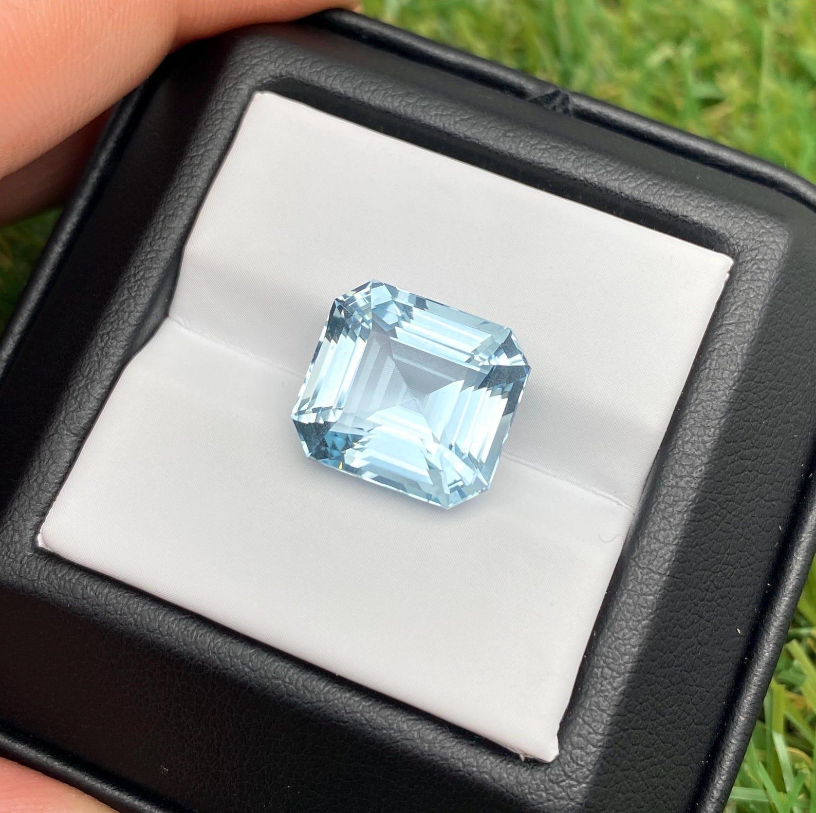 Aquamarine natural Loose gemstone 10.23 ct. Origin Madagascar, Certificate GFCO For Sale 3