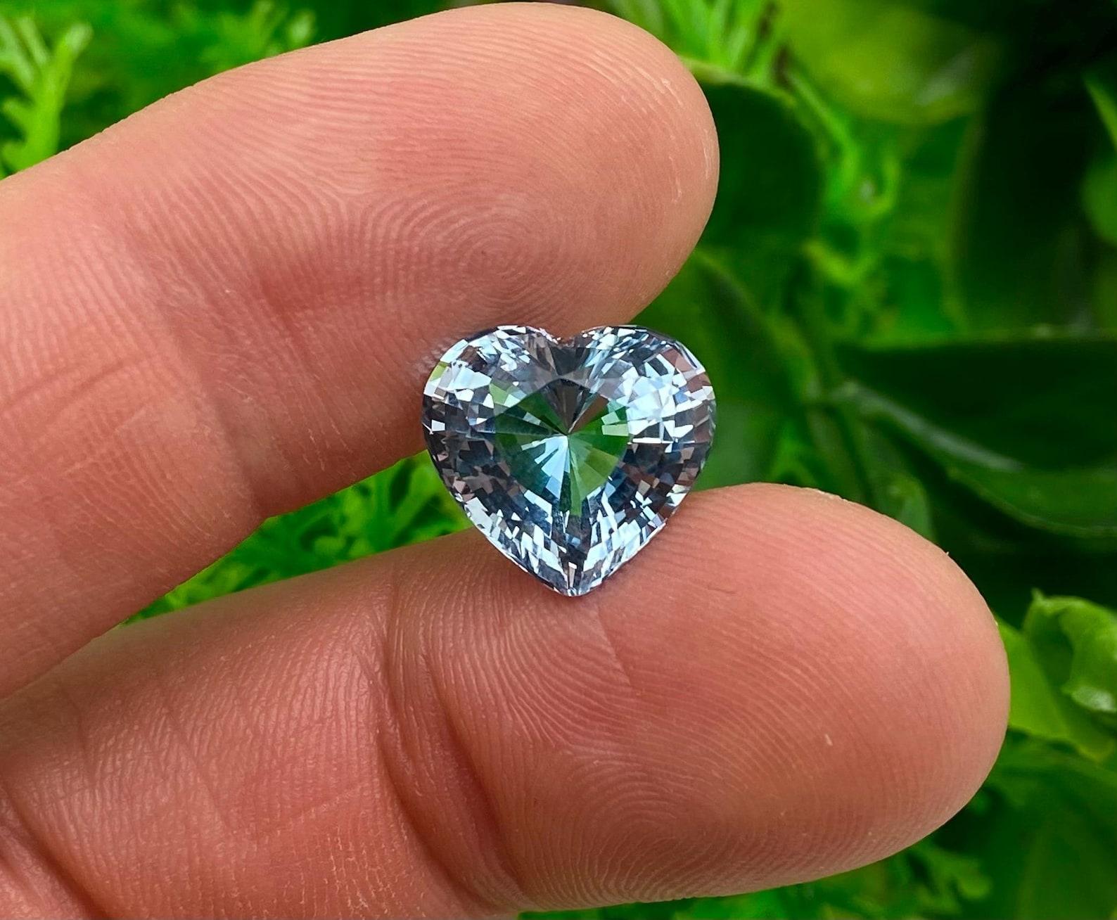 Aquamarine natural Loose gemstone 7.72 ct, Heart, Origin Madagascar, Certificate For Sale 5