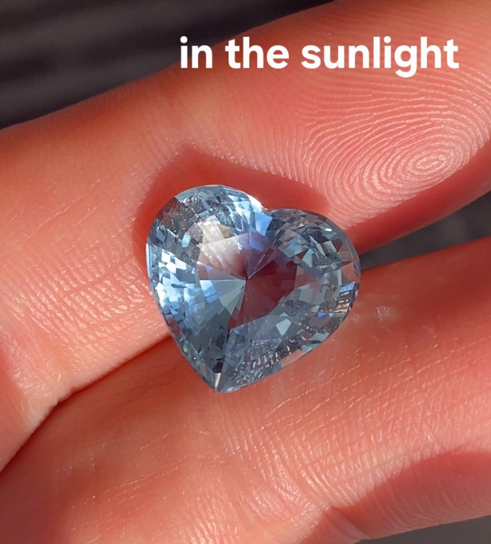 Heart Cut Aquamarine natural Loose gemstone 7.72 ct, Heart, Origin Madagascar, Certificate For Sale