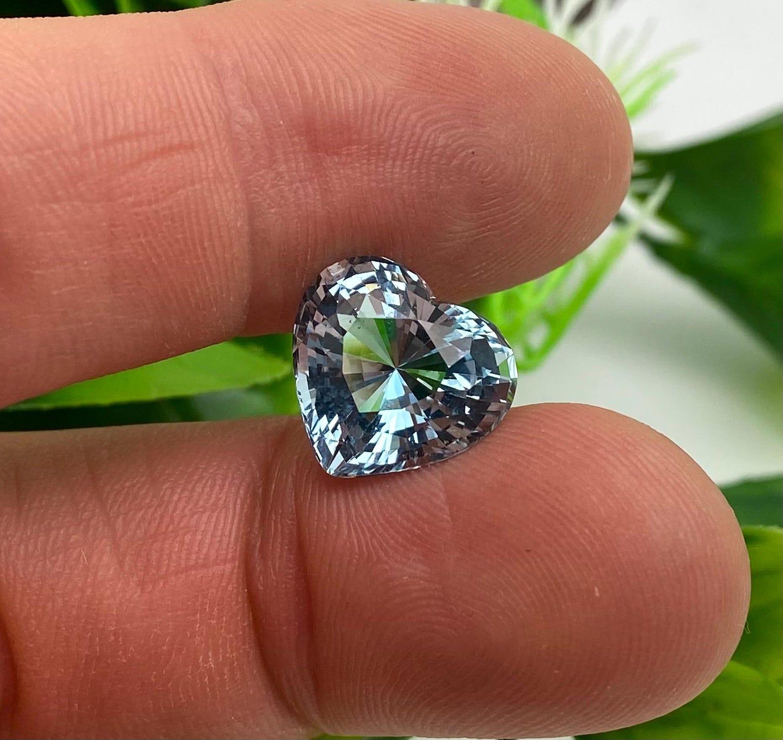 Aquamarine natural Loose gemstone 7.72 ct, Heart, Origin Madagascar, Certificate In New Condition For Sale In Daugavpils, LV
