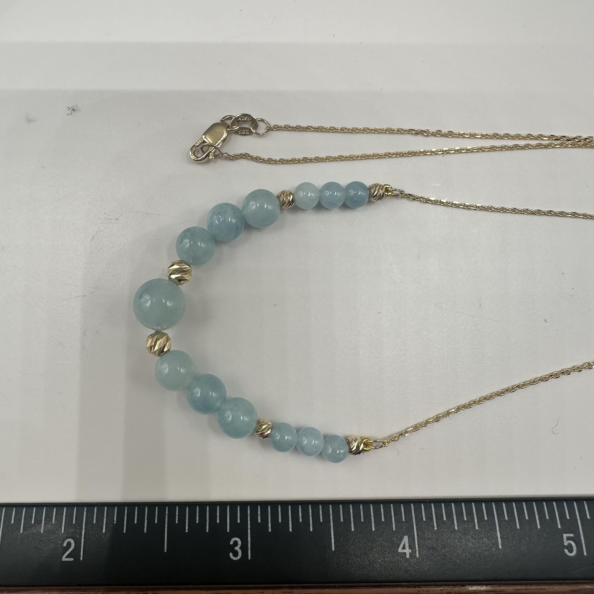 Aquamarine Necklace in 14kt Yellow Gold - 18