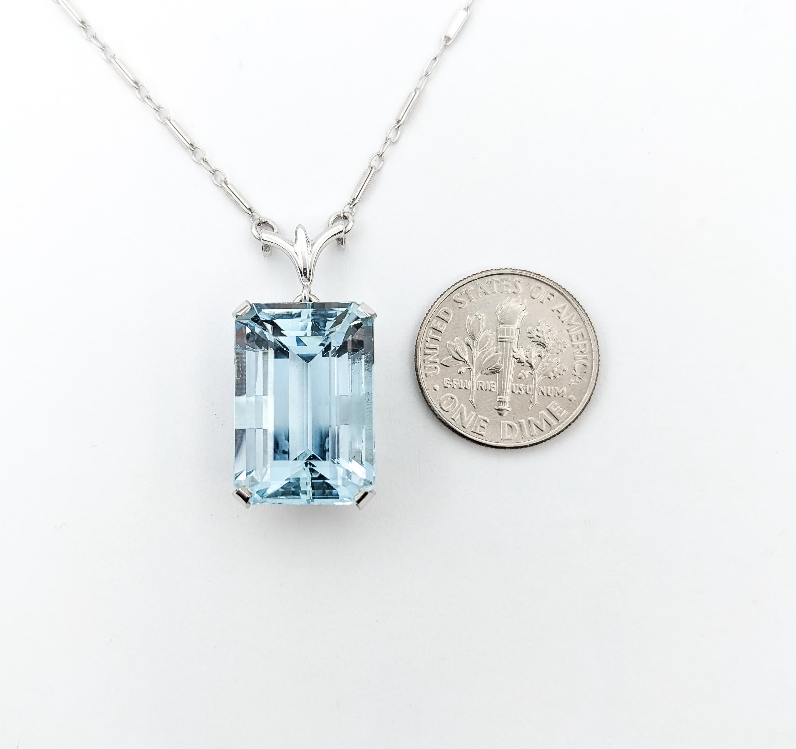 Light Blue 16.5ct Aquamarine Emerald Cut Necklace In White Gold For Sale 6