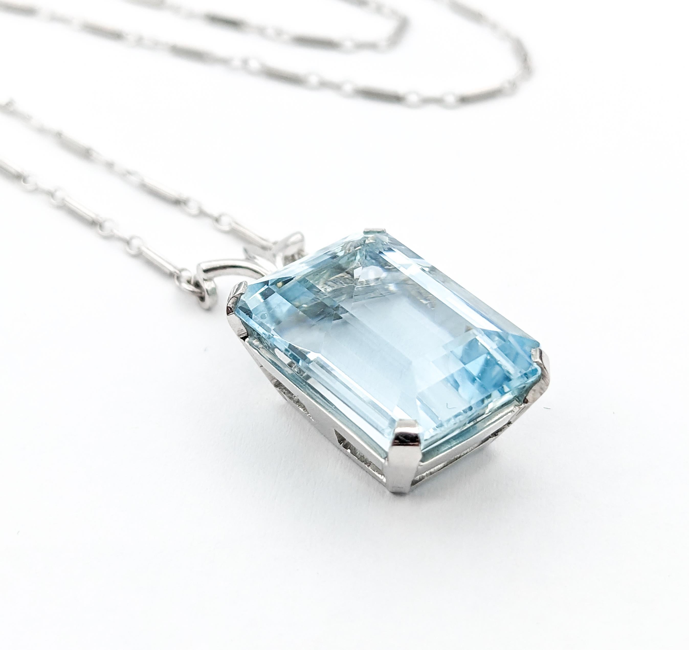 Light Blue 16.5ct Aquamarine Emerald Cut Necklace In White Gold For Sale 1