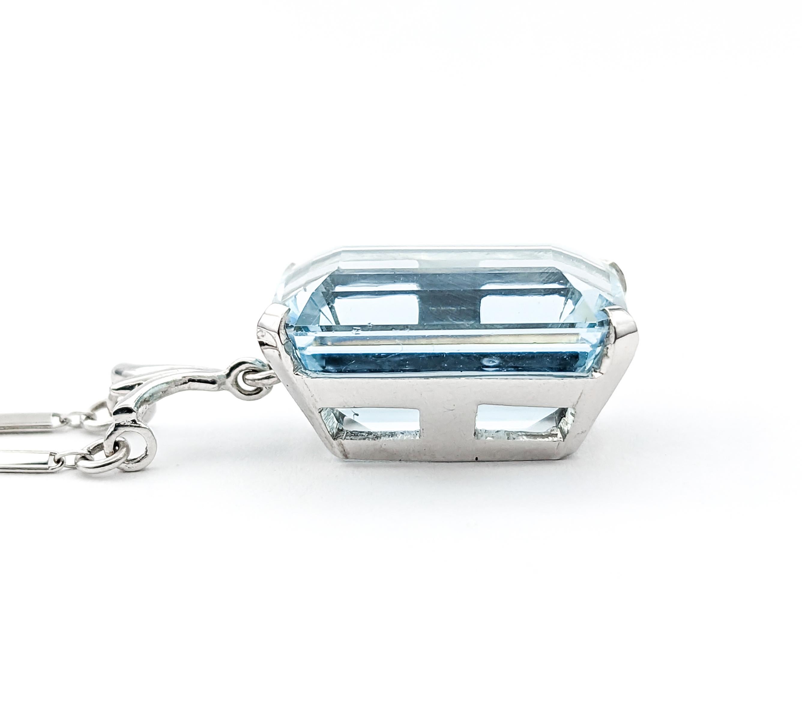Light Blue 16.5ct Aquamarine Emerald Cut Necklace In White Gold For Sale 4