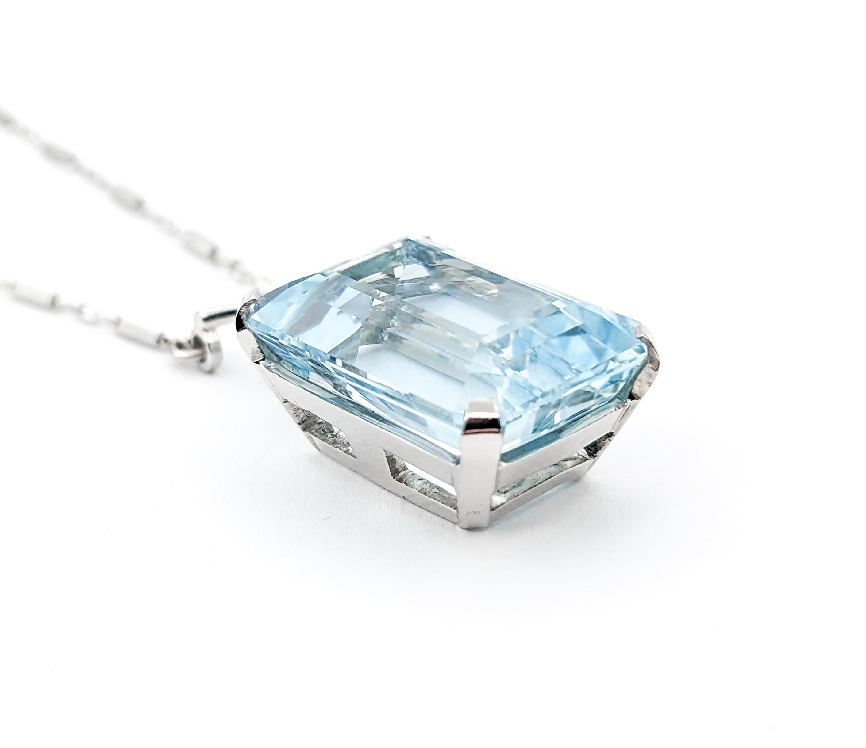 Light Blue 16.5ct Aquamarine Emerald Cut Necklace In White Gold For Sale 5