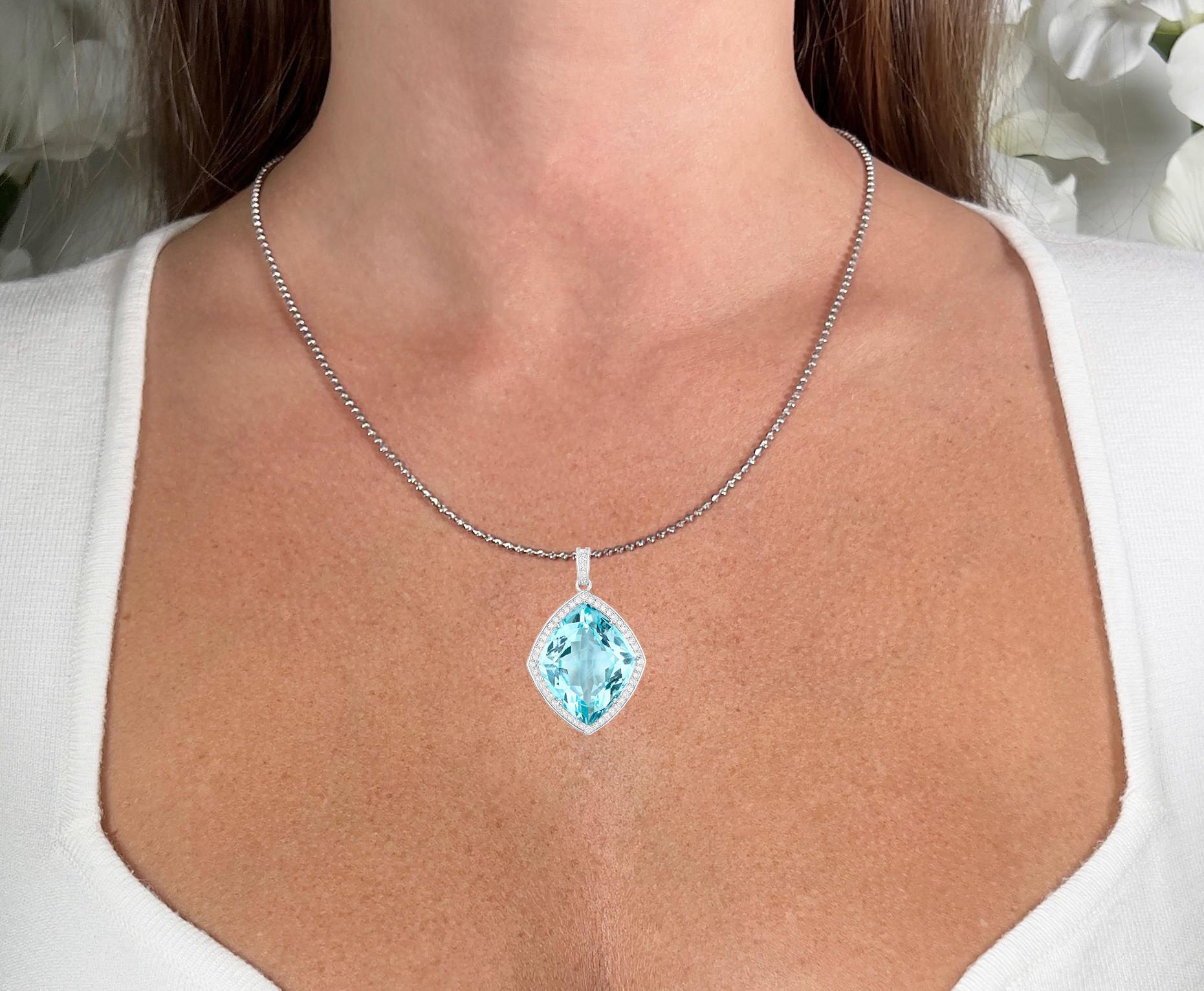 It comes with the Gemological Appraisal by GIA GG/AJP
All Gemstones are Natural
Aquamarine = 23.68 Carat
Diamonds = 0.54 Carats
Metal: 14K White Gold
Pendant Dimensions: 38 x 24 mm
