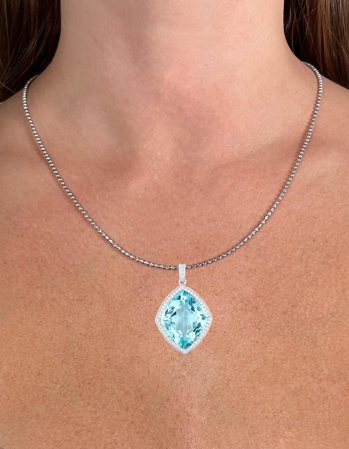 Contemporary Aquamarine Necklace With Diamond Halo 24.22 Carats 14K White Gold For Sale