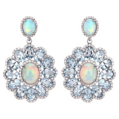 Pendants d'oreilles en aigue-marine et opale serties de diamants de 16,27 carats au total