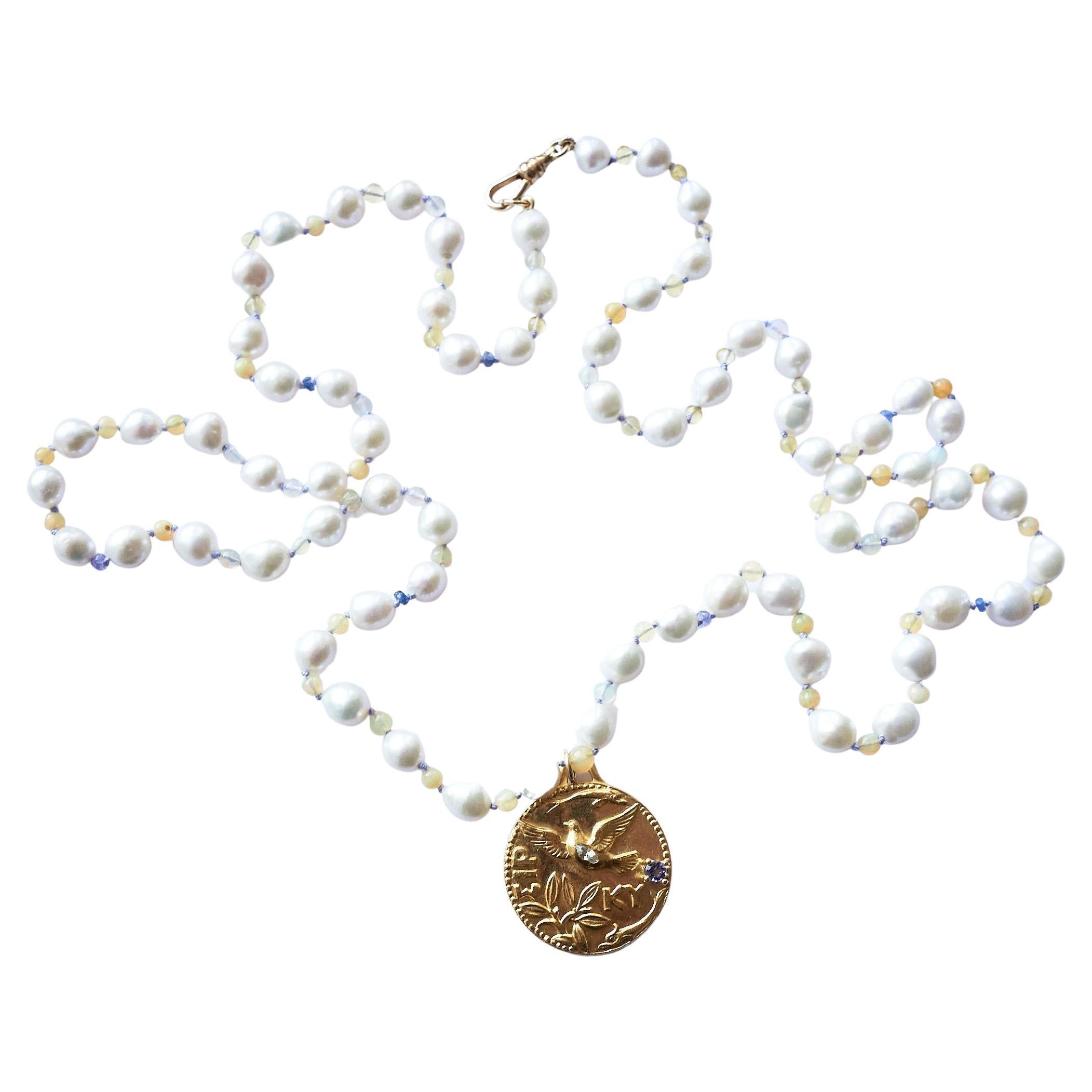 Halskette mit Taube Medaille J Dauphin, Aquamarin Opal Tansanit Weiß Perle im Zustand „Neu“ im Angebot in Los Angeles, CA